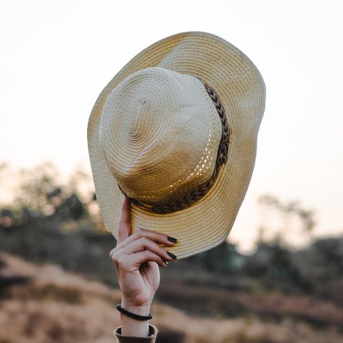 chapeau Tunisie, chapeaux femme, chapeaux paille, chapeaux panama, chapeaux été, chapeaux hiver