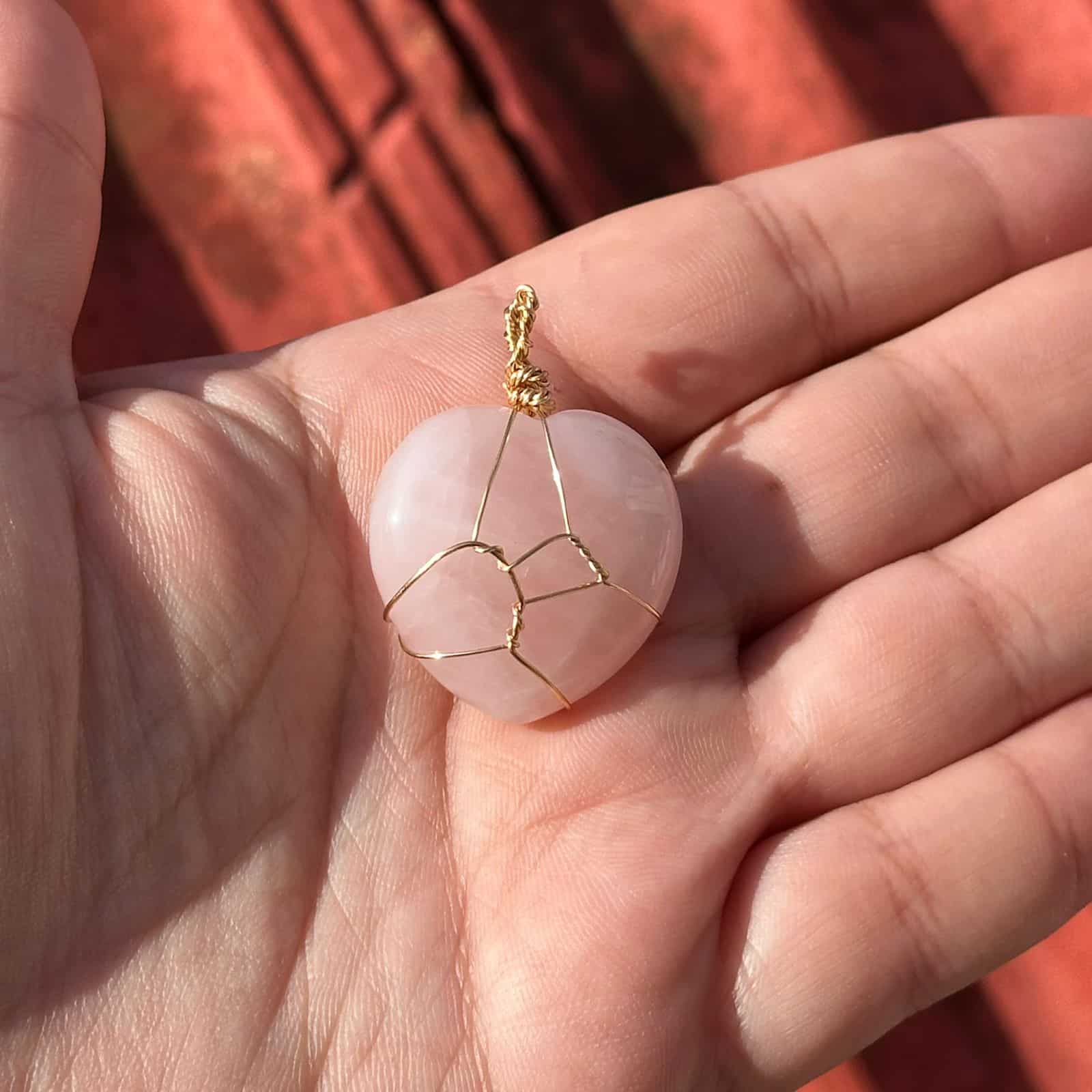 Pendentif en pierres naturelles