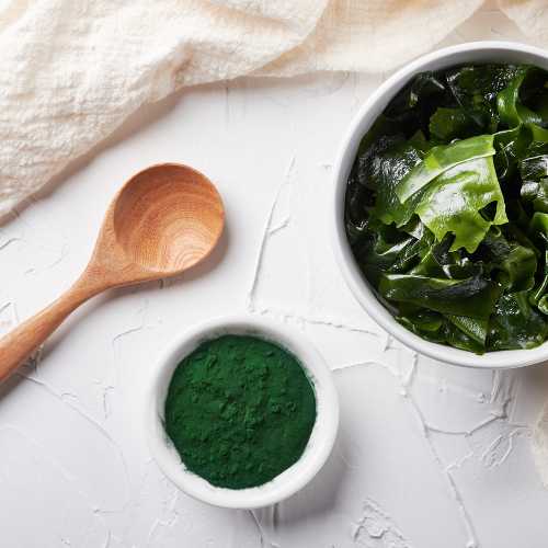 spiruline, super-algue, nutriments, vitamines, minéraux, protéines, énergie, bien-être, santé, complément alimentaire, naturel.