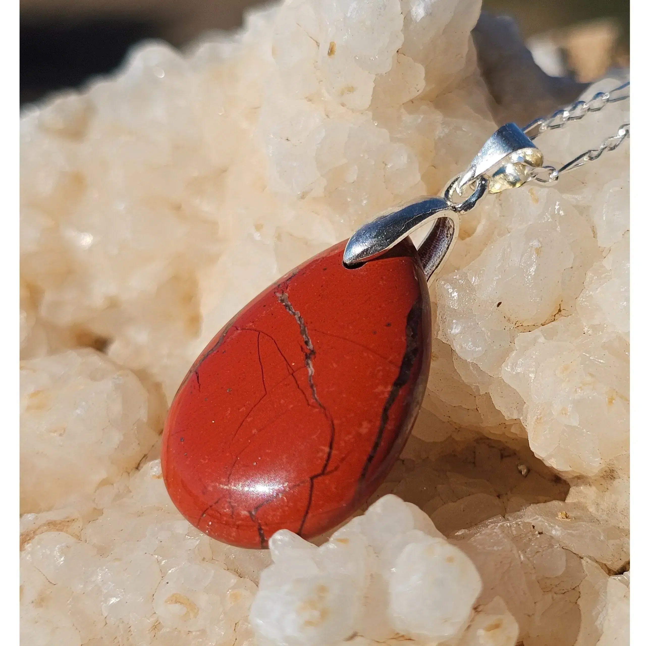 Collier Élégant Jaspe Rouge et Argent 925 - Énergie et Style Naturel