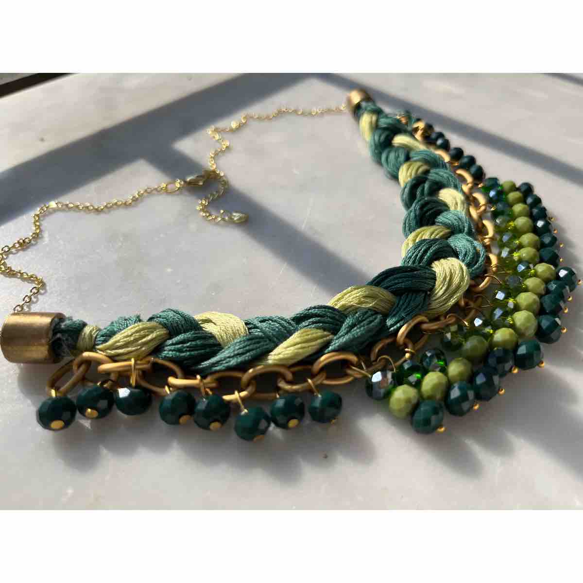 collier vert artisanal éclat naturel