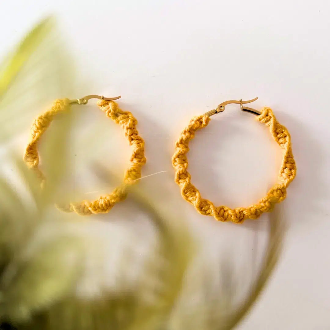 Boucles d’oreilles artisanales multicolores en coton – 2 tailles