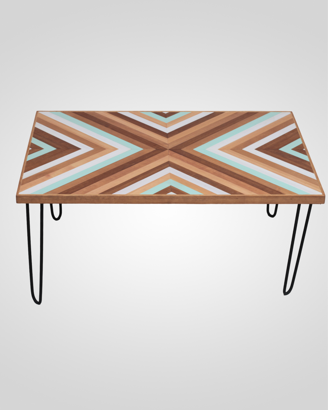 Table basse artisanale bois rouge unique