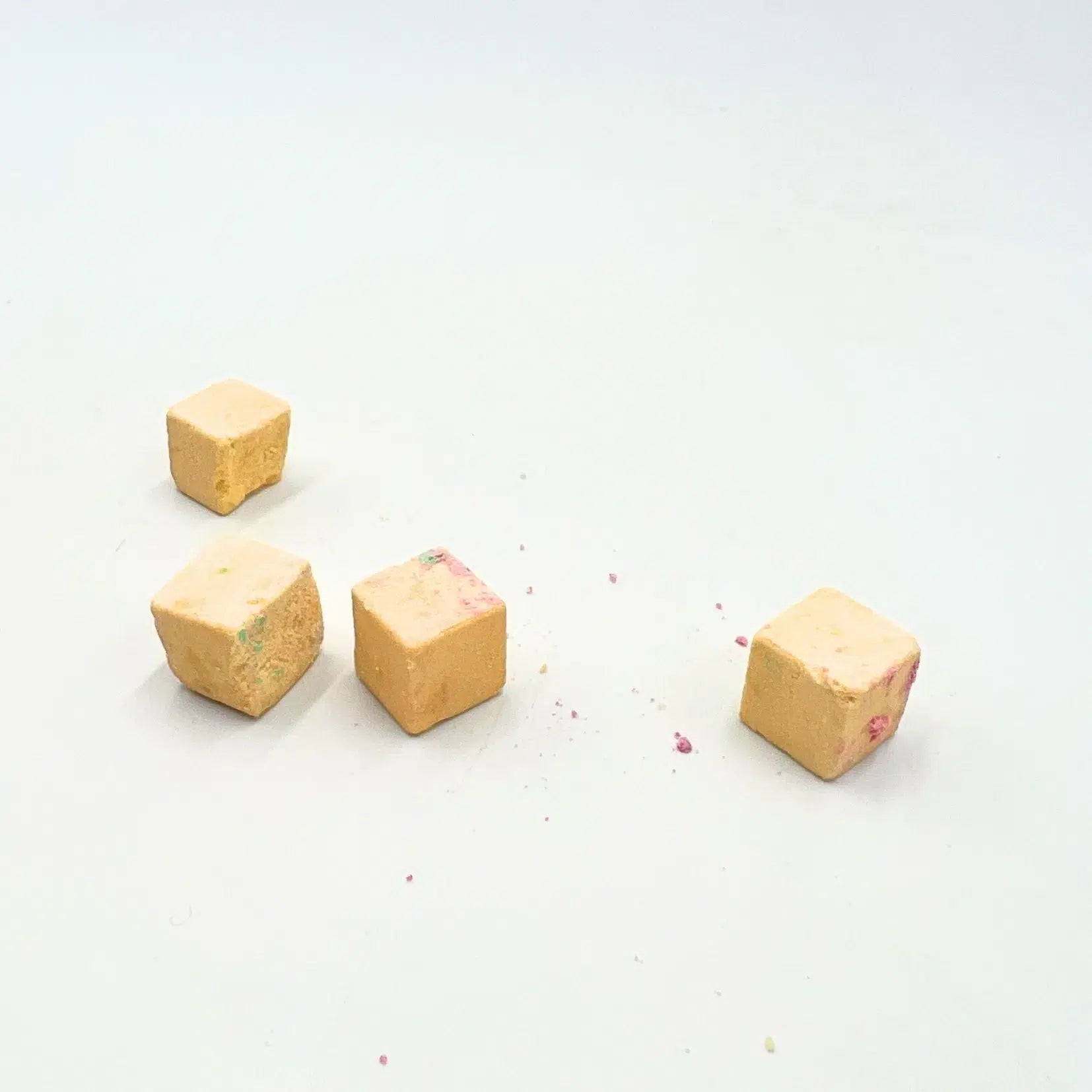 Après-shampoing solide cubes Cheveux Secs Nourrissants à l'huile de Nigelle et Fleur d'Oranger