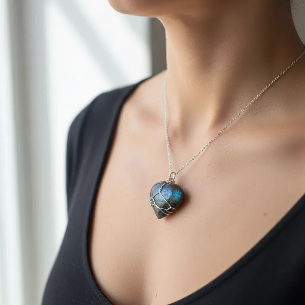 Collier Labradorite Cœur en Argent 925 - Élégance Mystique