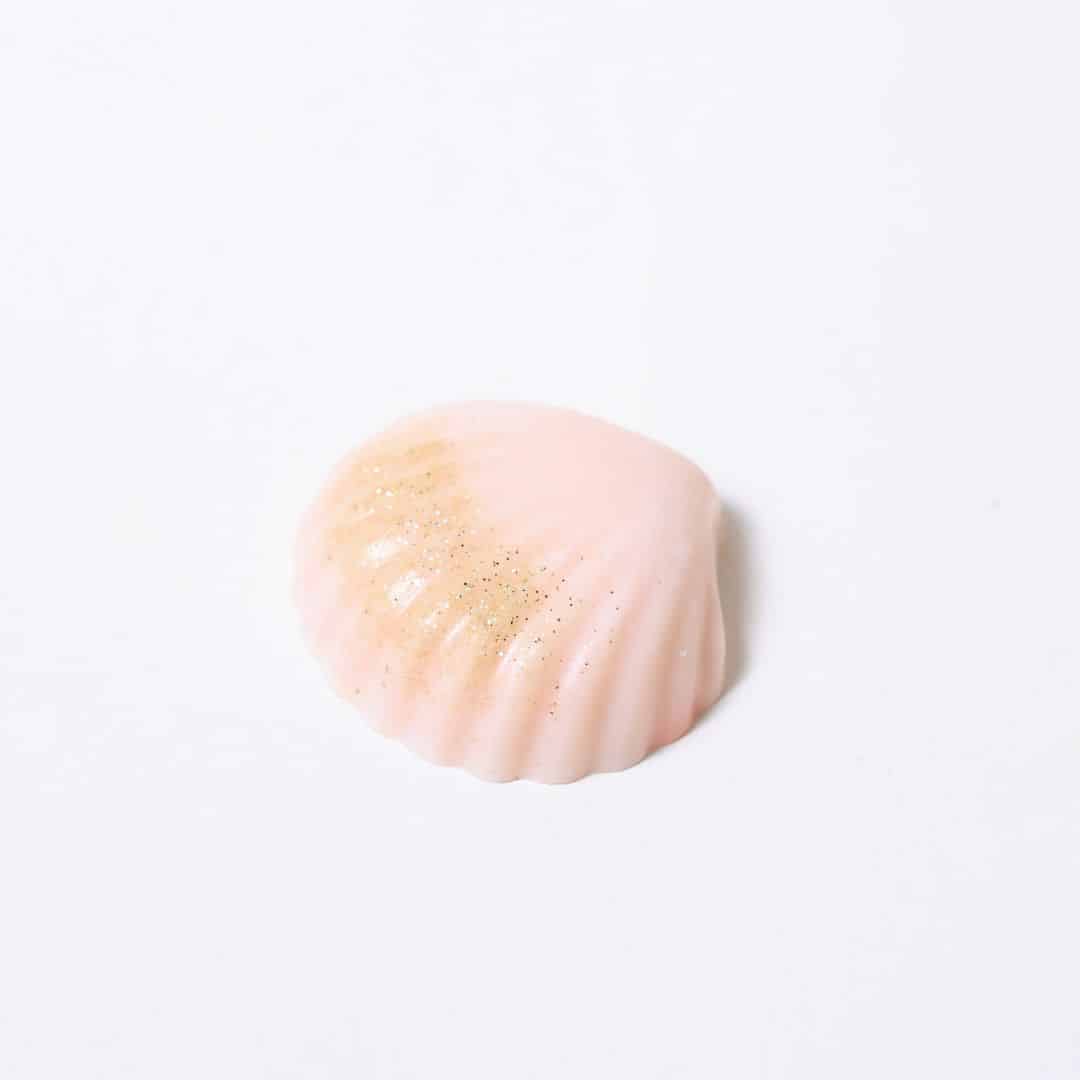 Seashell scented fondant