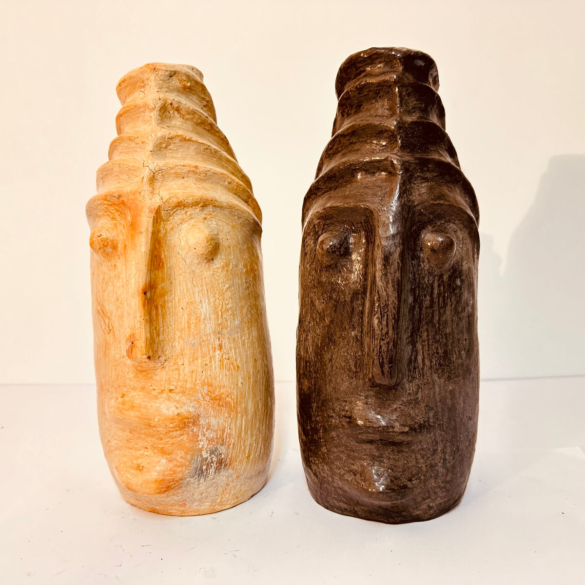 Pot décoratif visage sculpté – Artisanat unique et élégant