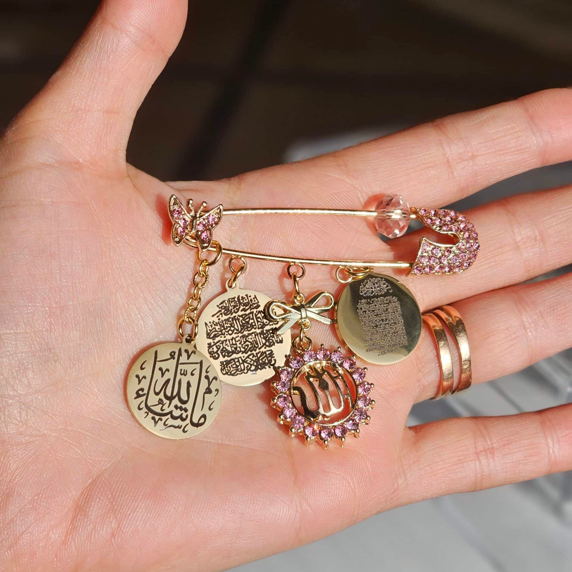 Broche Mashallah Or Plaqué Acier - Éclat Élégant