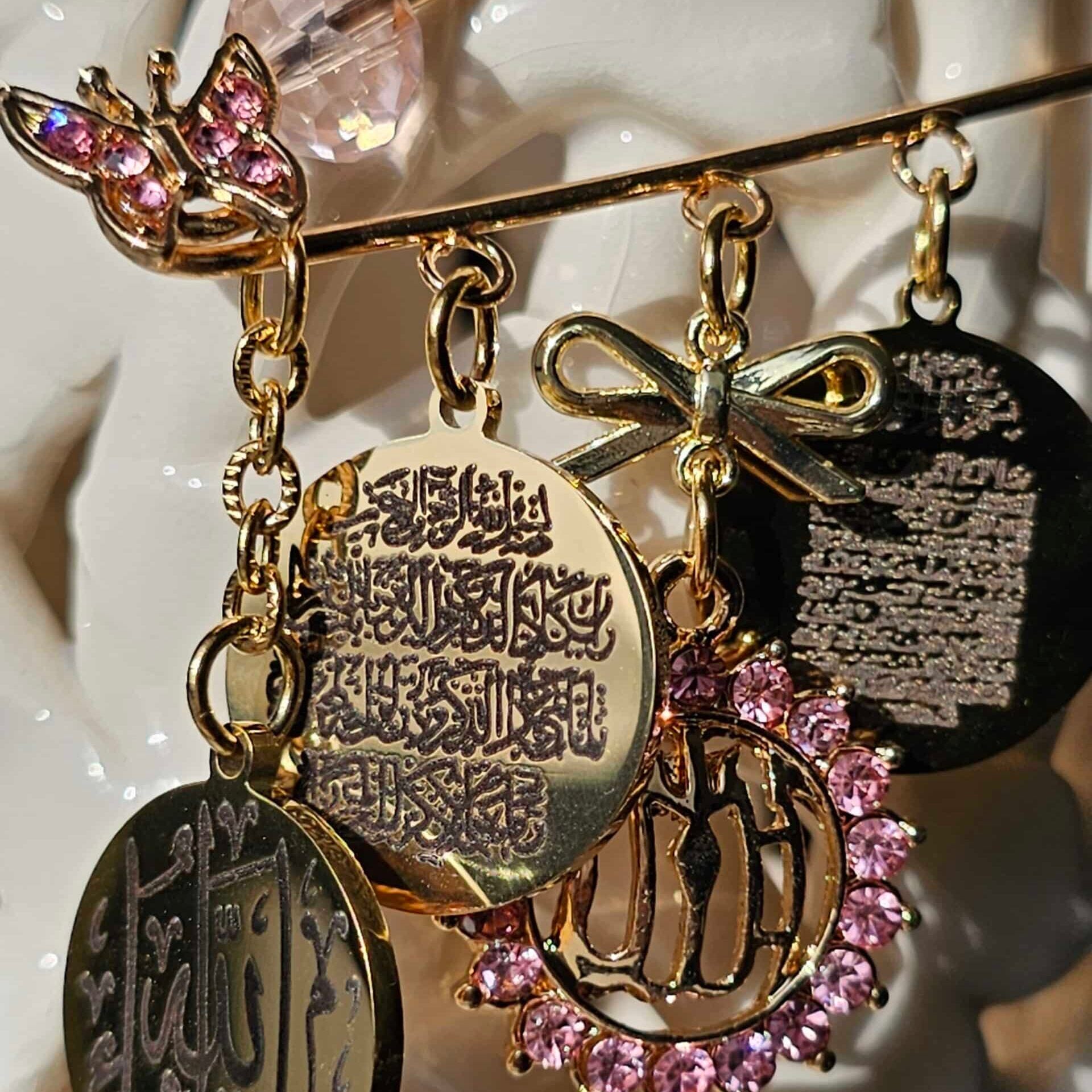 Broche Mashallah Or Plaqué Acier - Éclat Élégant