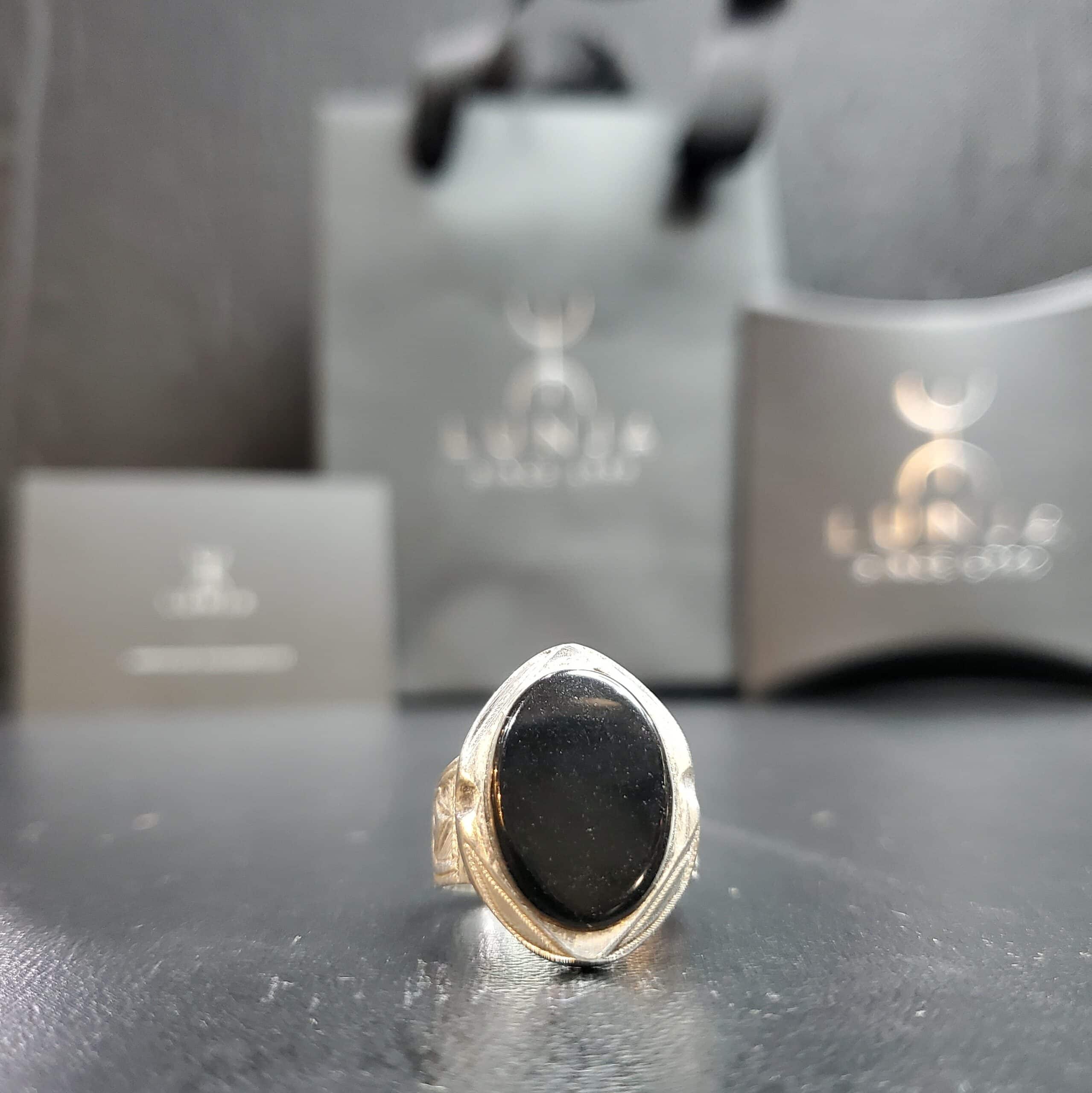 Bague berbère en Onyx noir naturel et argent massif 990 (taille 55)