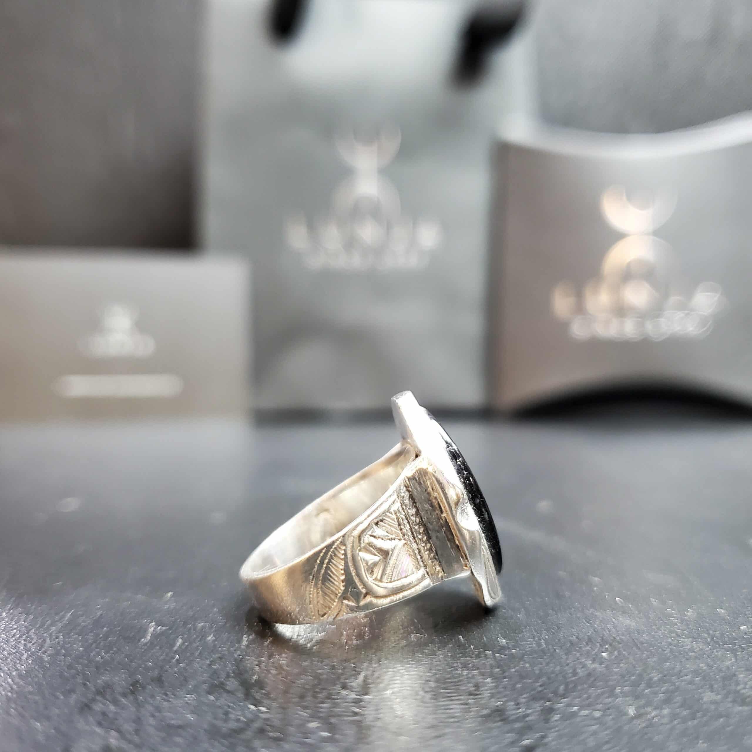 Bague berbère en Onyx noir naturel et argent massif 990 (taille 55)