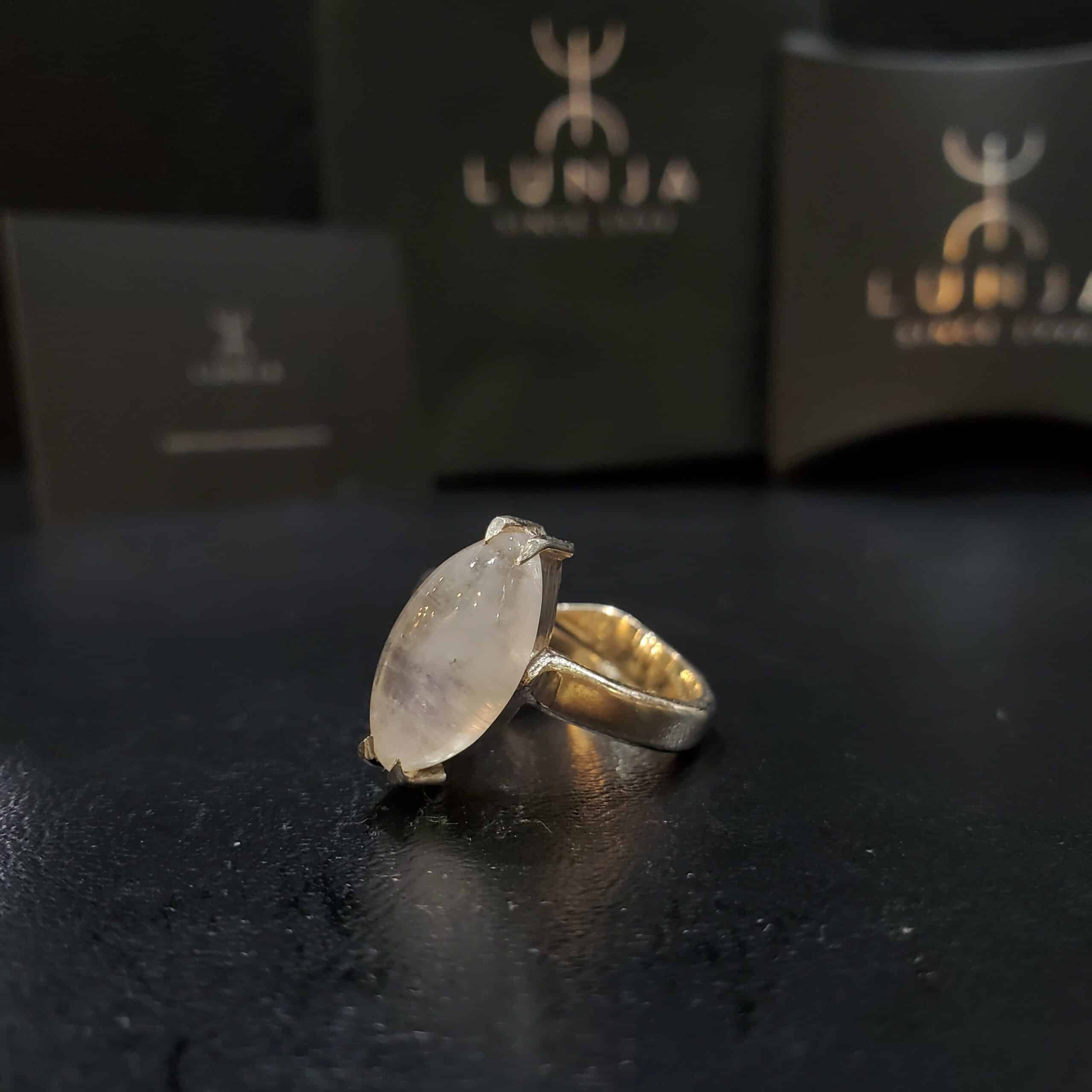 Bague argent ajustable en pierre de lune 4,6 carats