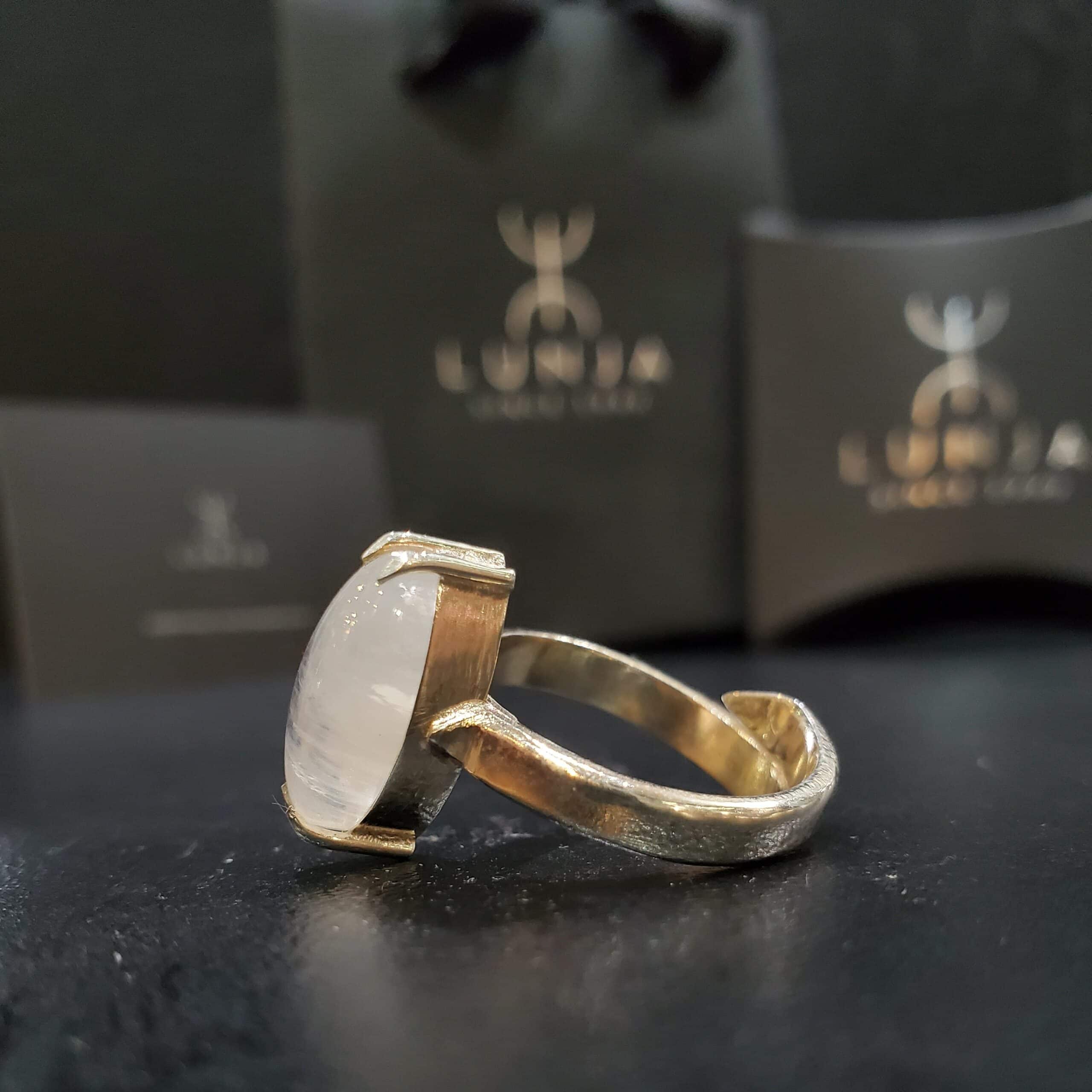 Bague argent ajustable en pierre de lune 4,6 carats