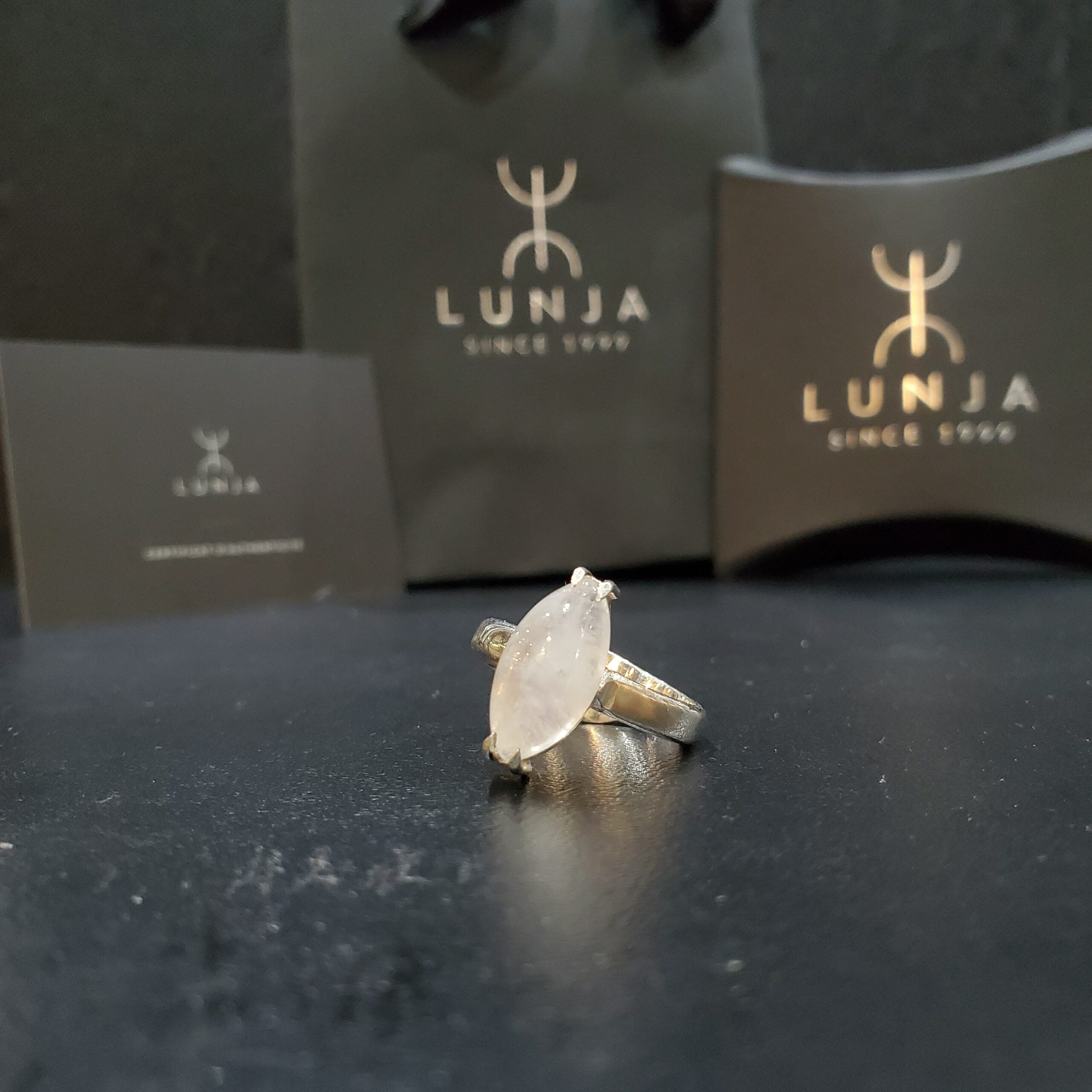 Bague argent ajustable en pierre de lune 4,6 carats