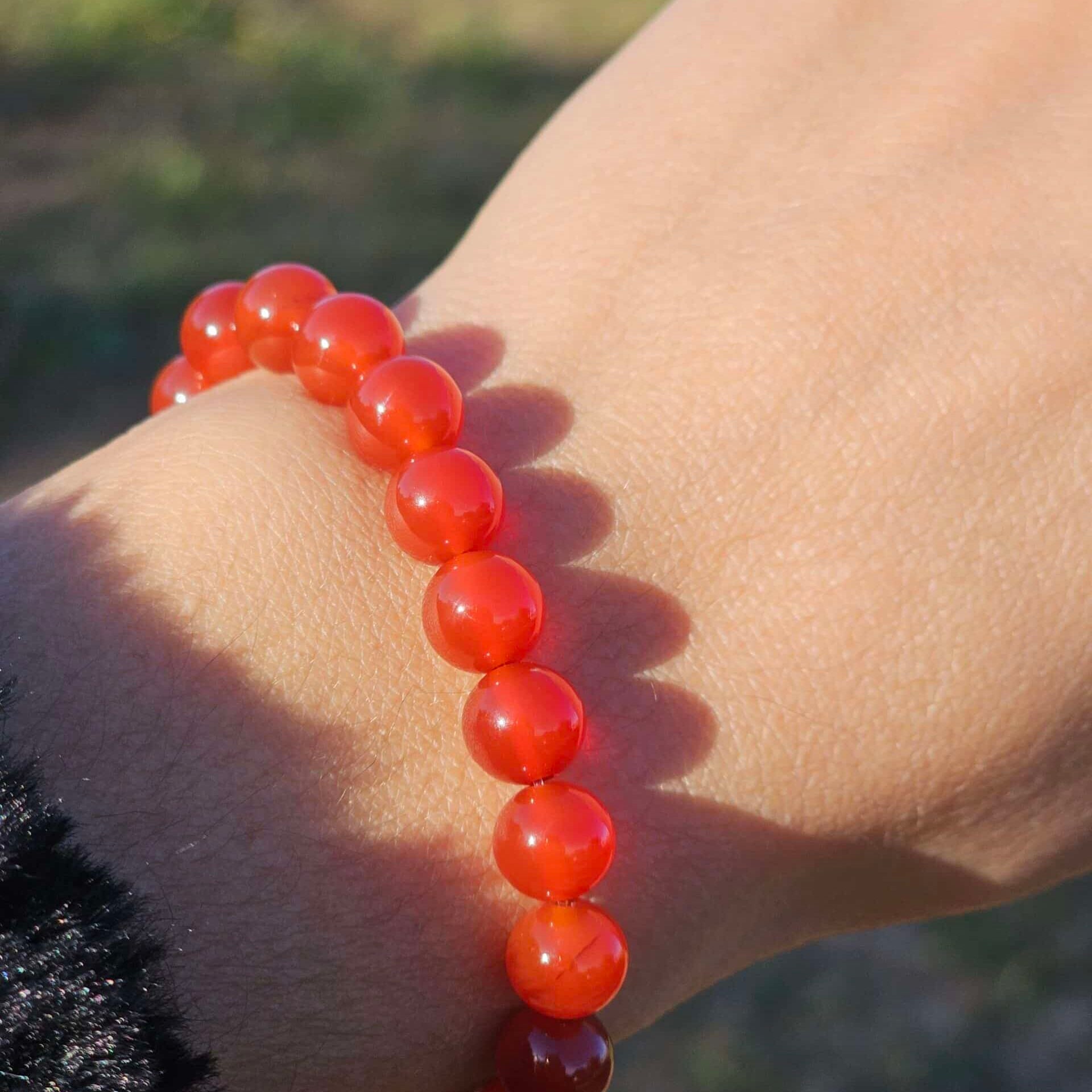 bracelet corneline rouge élégant et énergisant pour un style unique