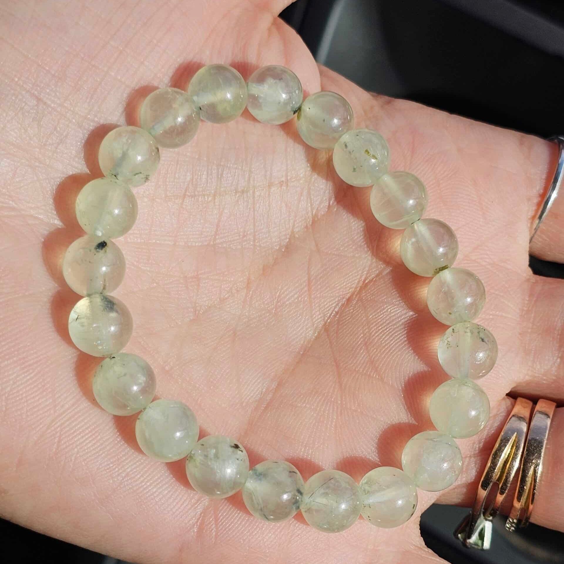 Bracelet élastique en Préhnite – Pierres naturelles 6 mm – Ajustable (17 à 19 cm)