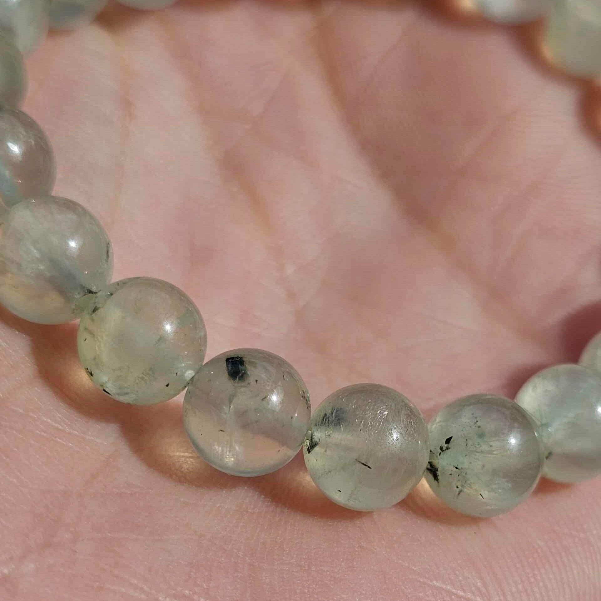 Bracelet élastique en Préhnite – Pierres naturelles 6 mm – Ajustable (17 à 19 cm)