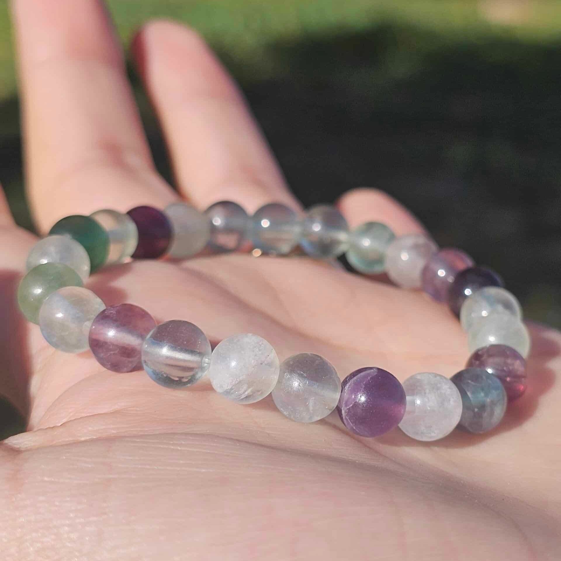 Bracelet élastique en fluorite arc-en-ciel naturelle (16 à 18 cm)