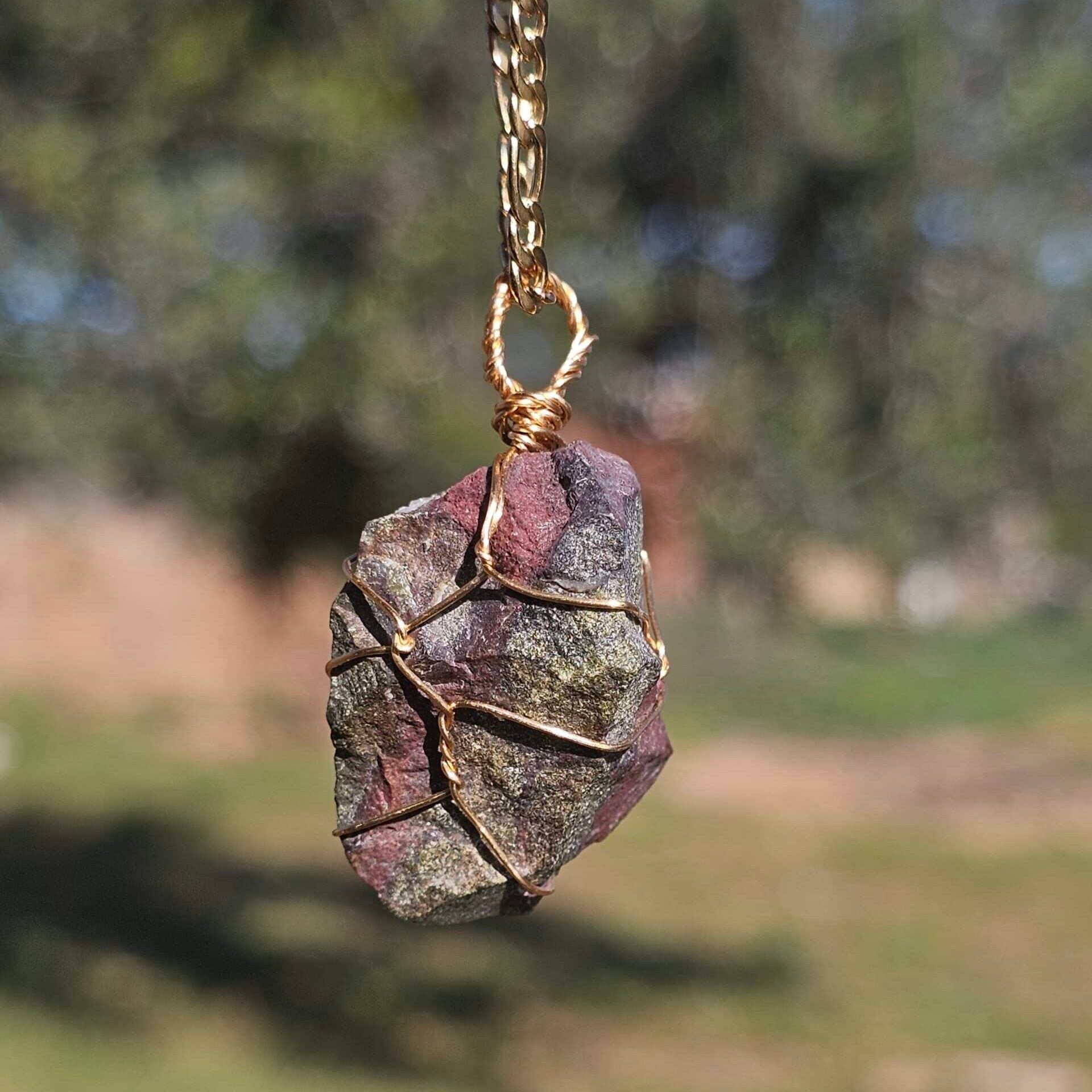 Collier Dragon Bloodstone avec chaine en acier inoxydable (75cm)