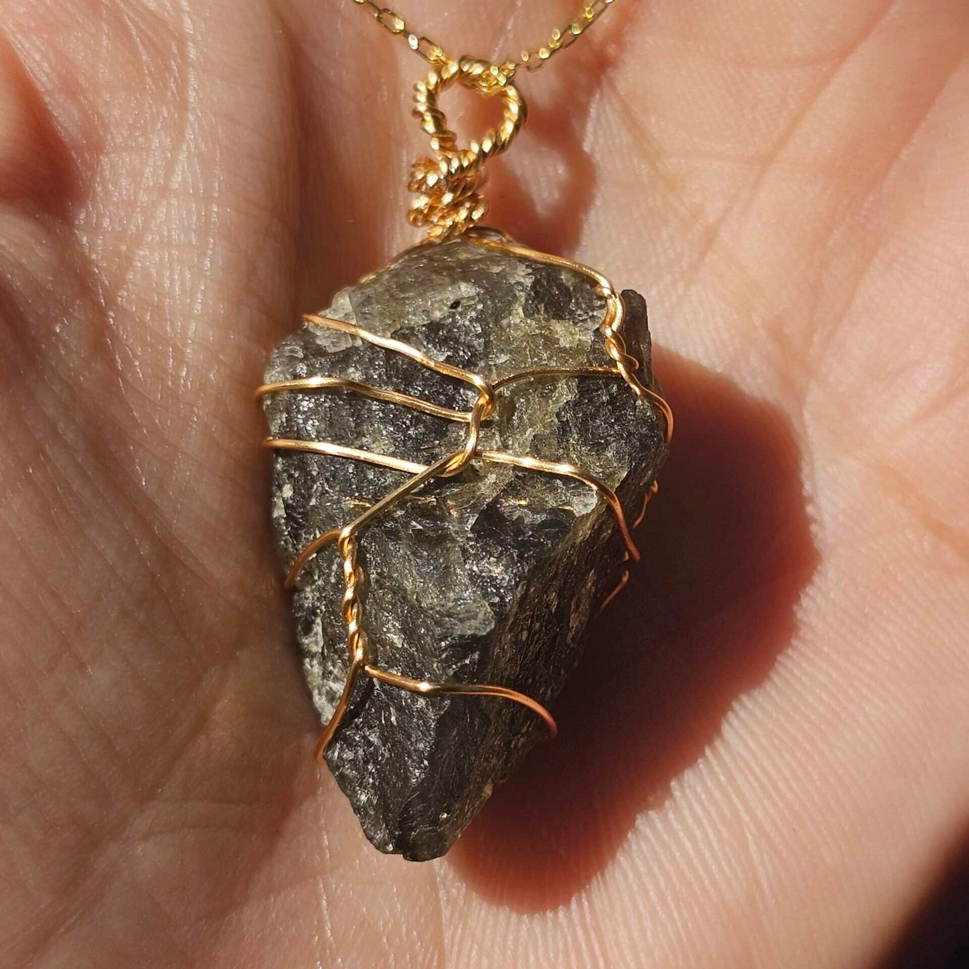 Collier Labradorite brute en argent 925 plaqué en or 18 Karats (45cm)