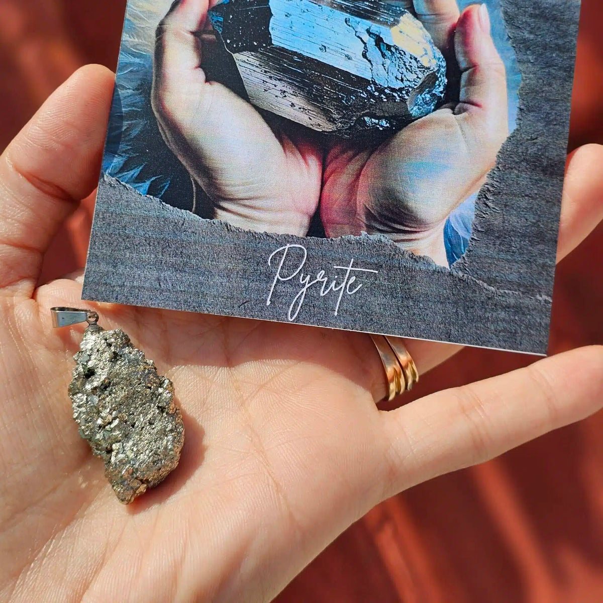 Pendentif Pyrite brut avec des parties cubiques - Sans collier (21 gr)