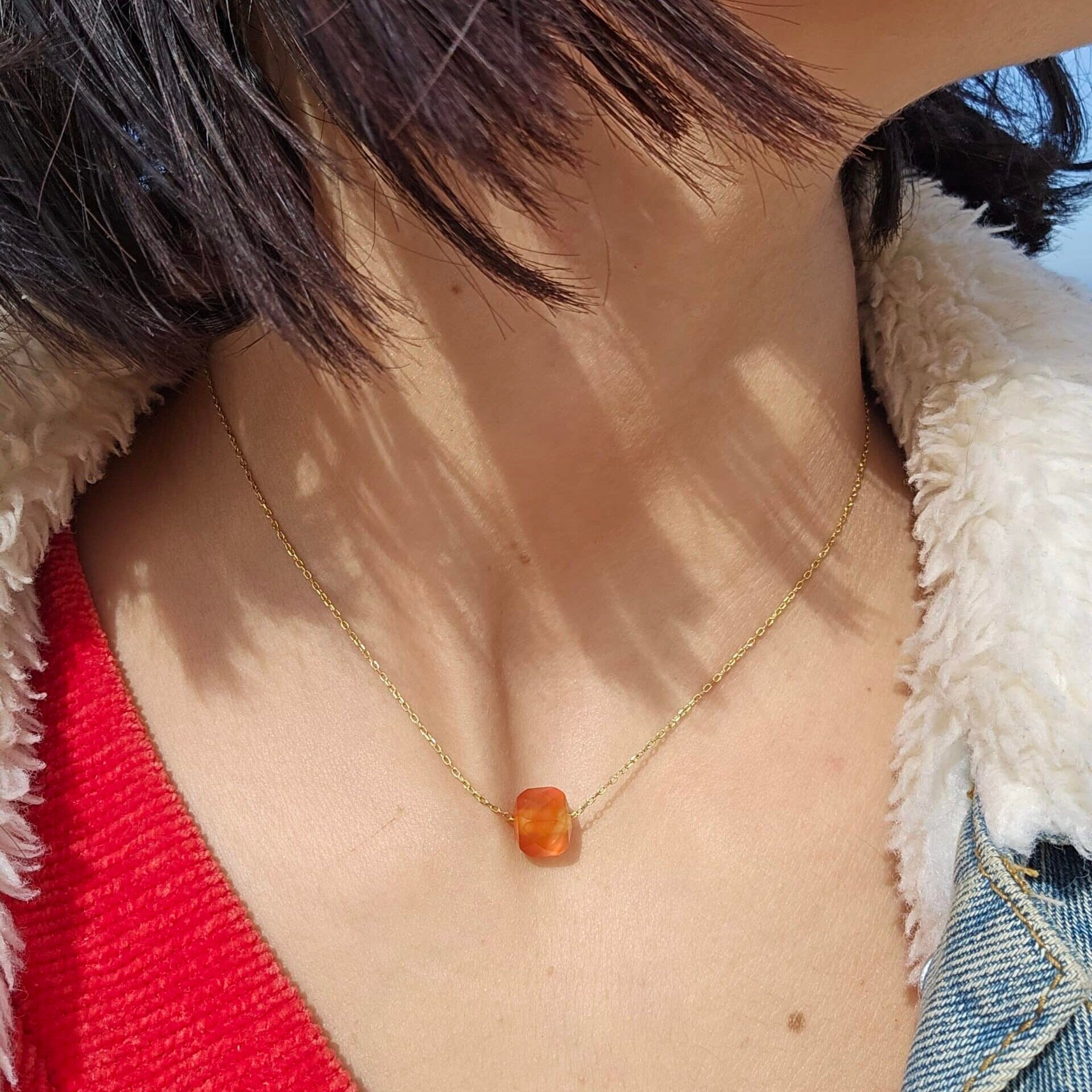 925 silver necklace plated with 18k gold with a pure carnelian in the middle (45 cm)