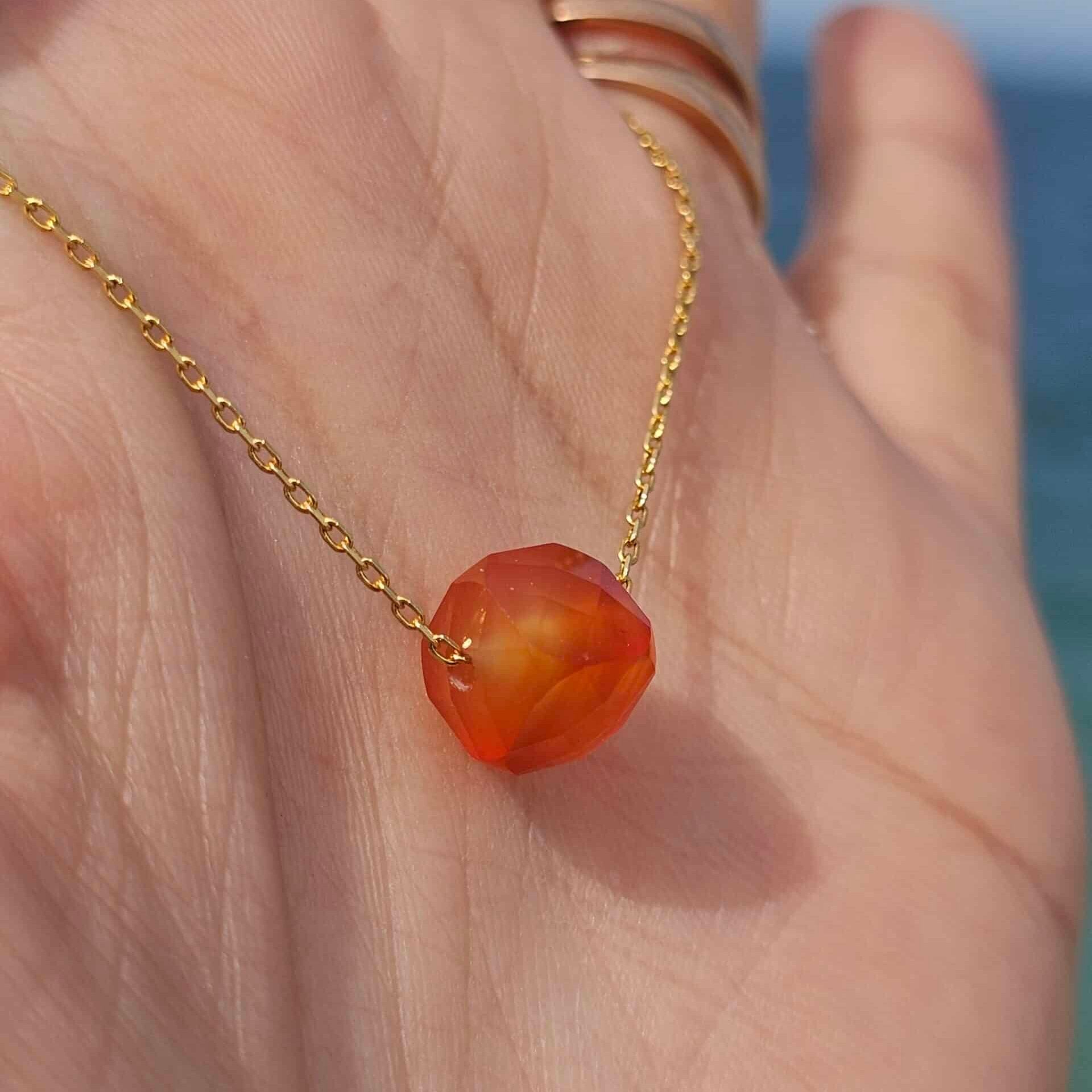 925 silver necklace plated with 18k gold with a pure carnelian in the middle (45 cm)