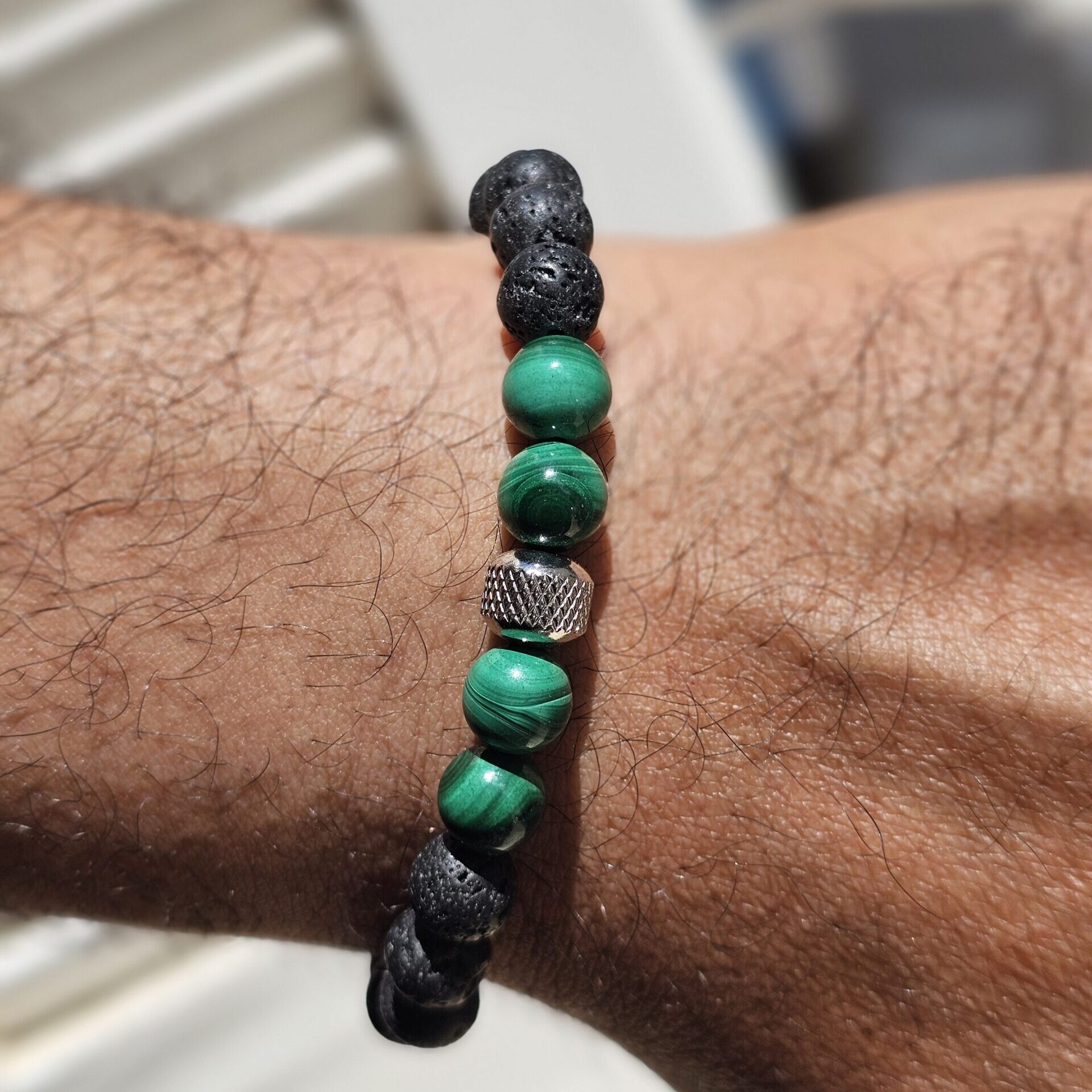 Bracelet élastique en Malachites et pierres volcaniques naturelles pour homme (taille standard)