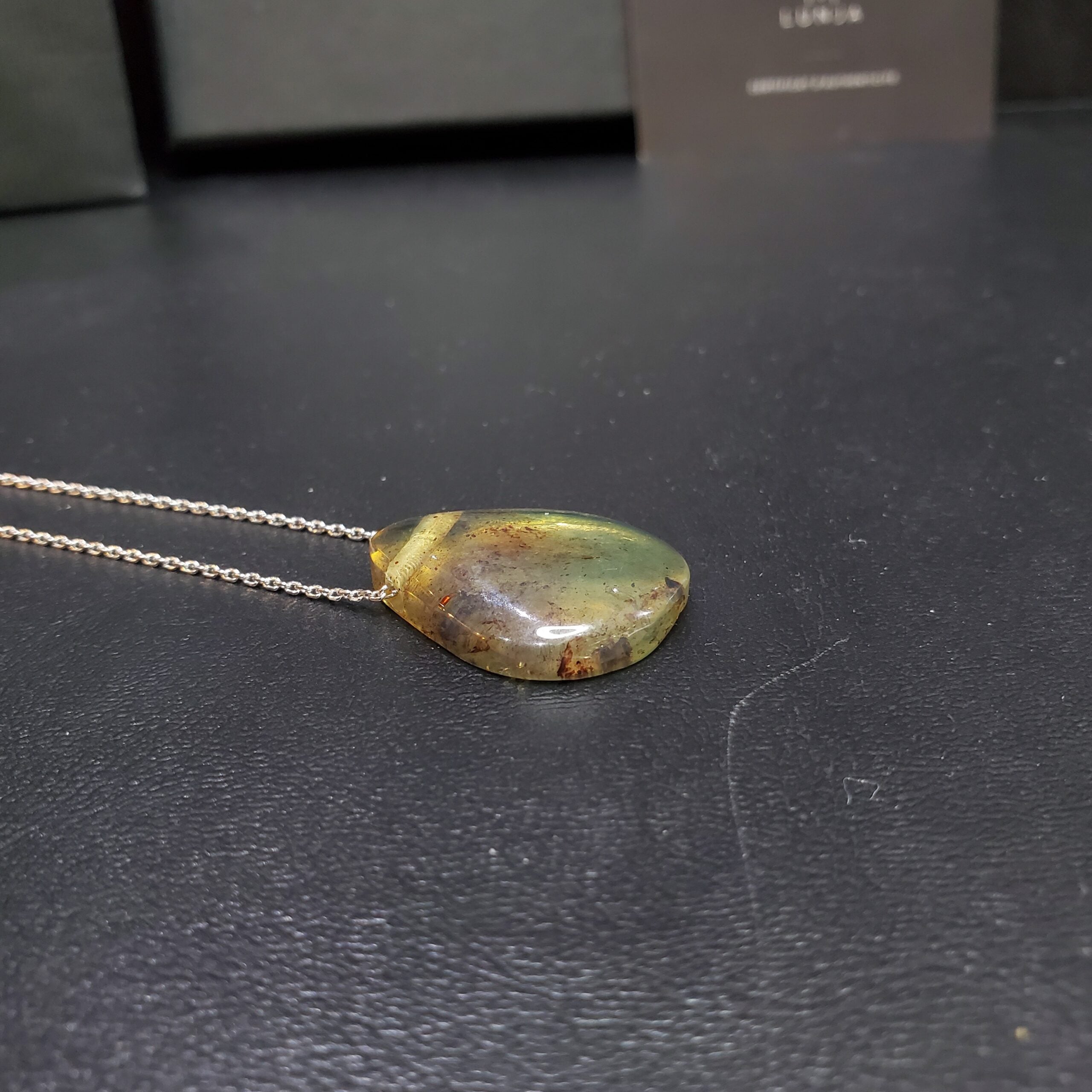 Pendentif Ambre Jaune véritable avec inclusions d'insectes & Collier Argent 925/1000