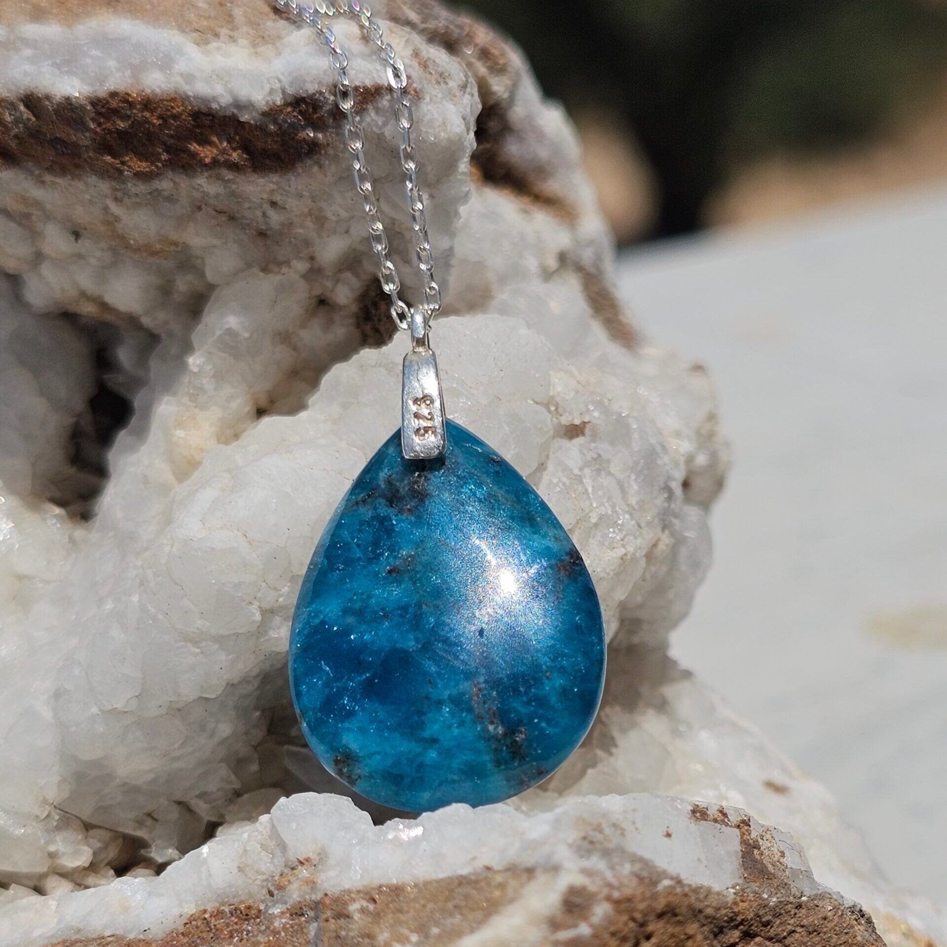 Collier argent 925 Apatite Bleue, élégance et énergie unique