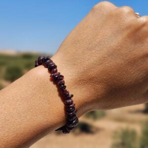 bracelet grenat rouge élégance et énergie pour un style unique