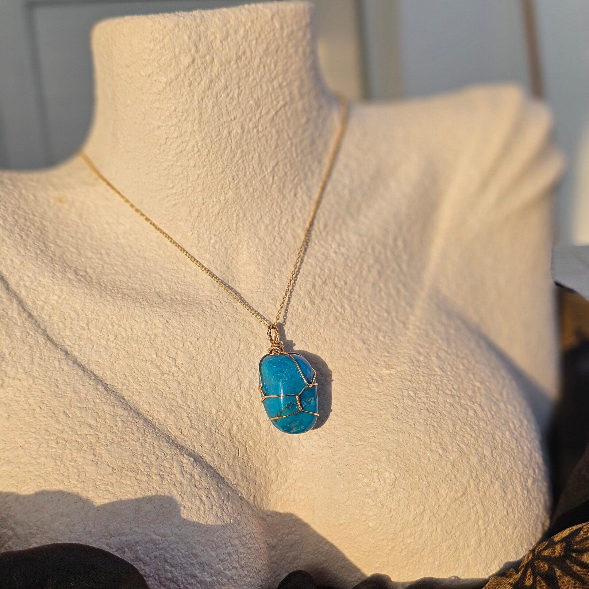 Collier Pendentif Turquoise Ciel en Argent et Or - Élégance Intemporelle