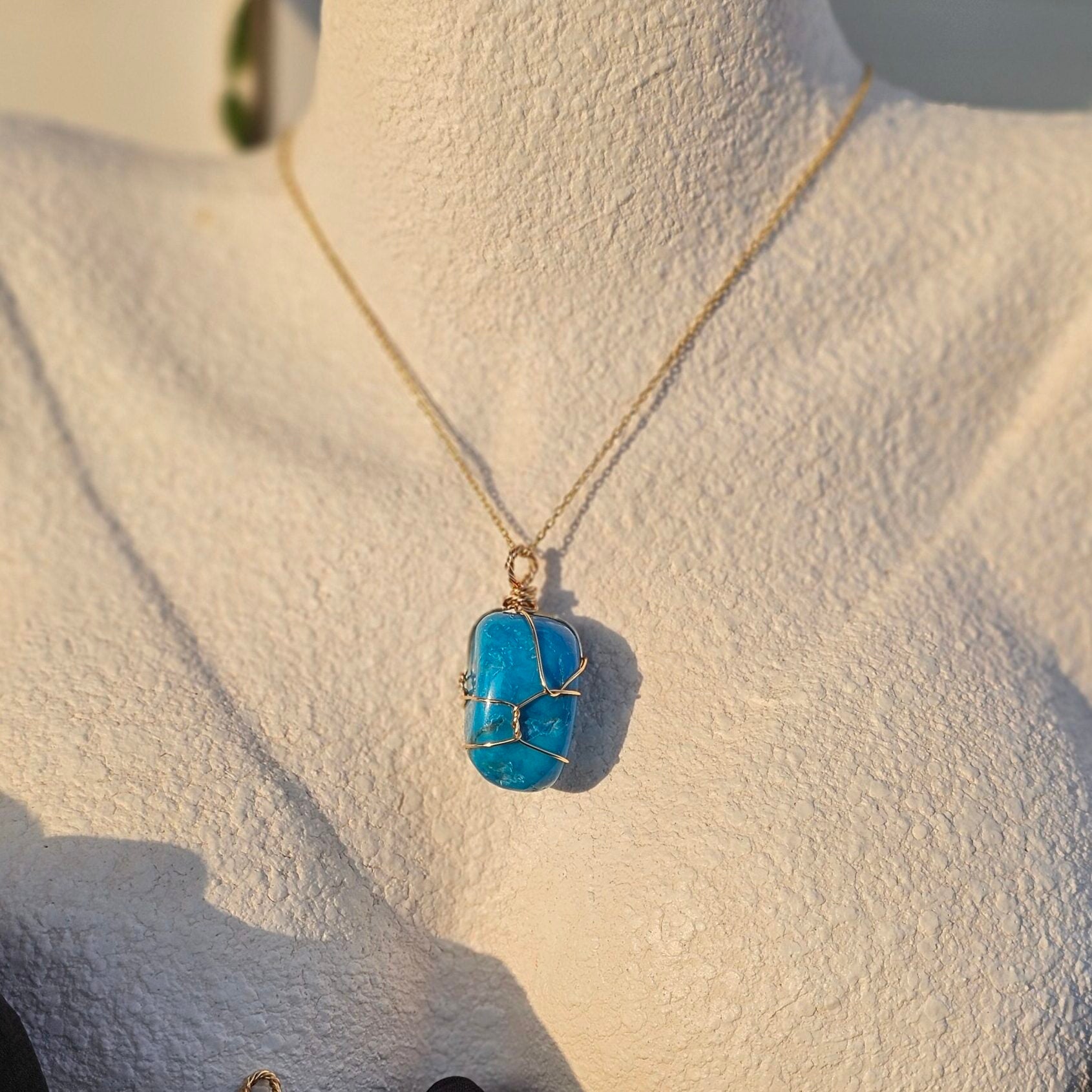 Collier Pendentif Turquoise Ciel en Argent et Or - Élégance Intemporelle