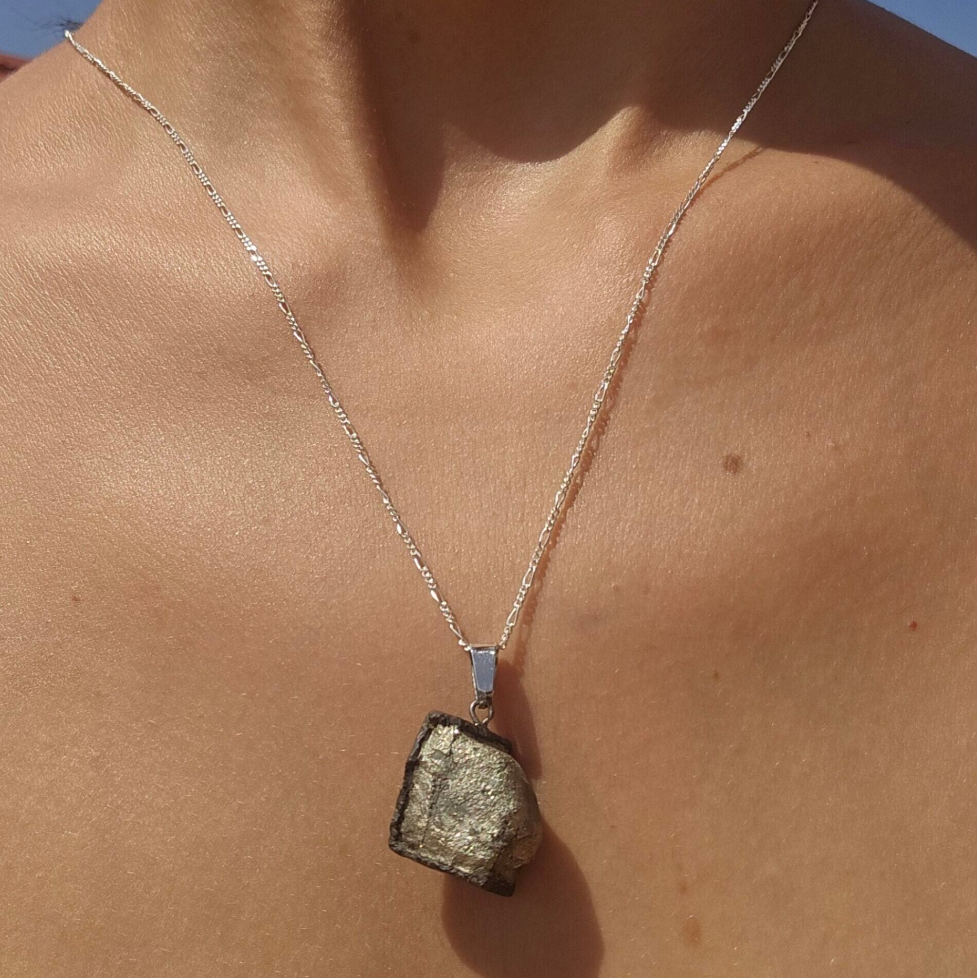 Collier Artisanal en Argent 925 et Pyrite - Élégance Unique