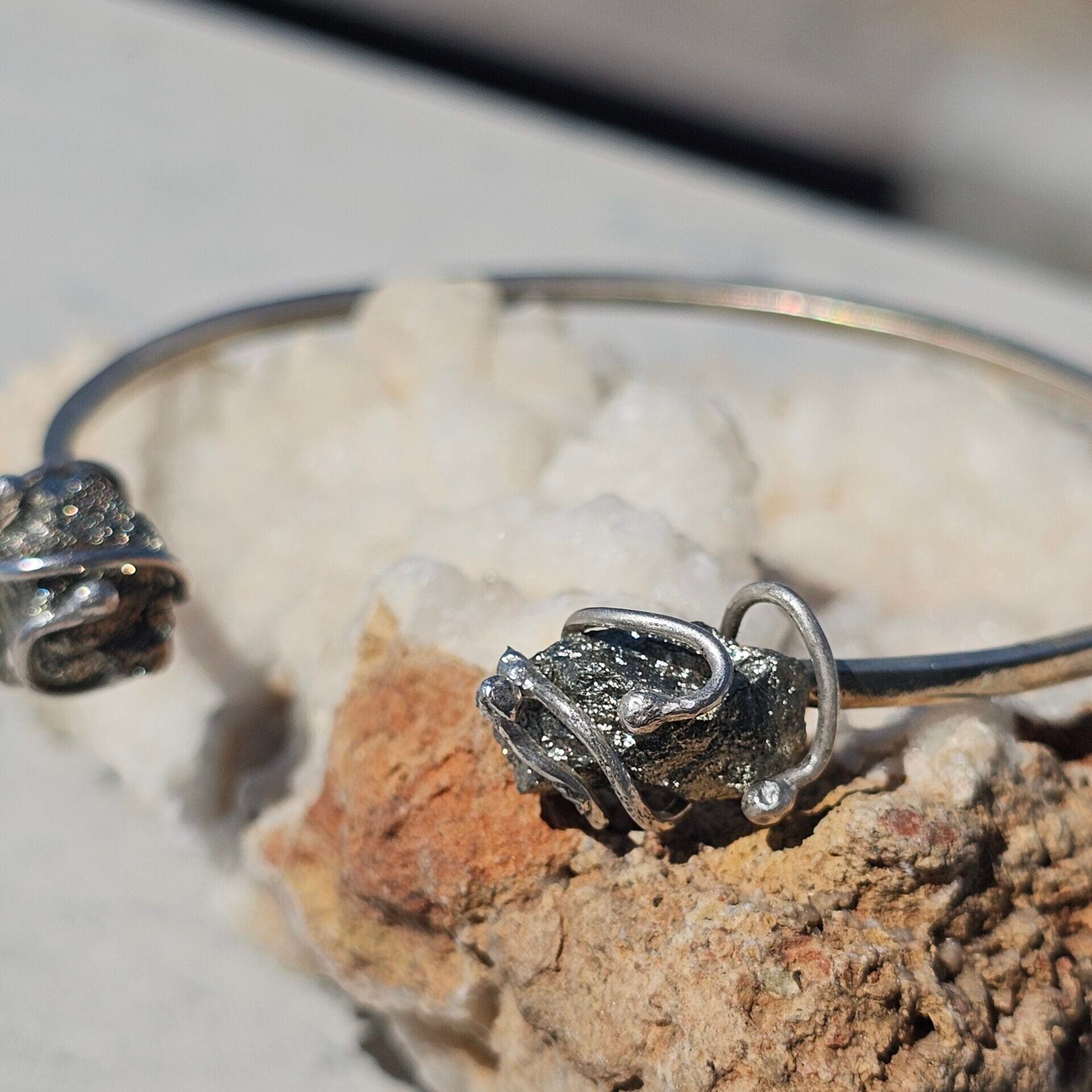 Bracelet en argent massif ajustable à double pyrites