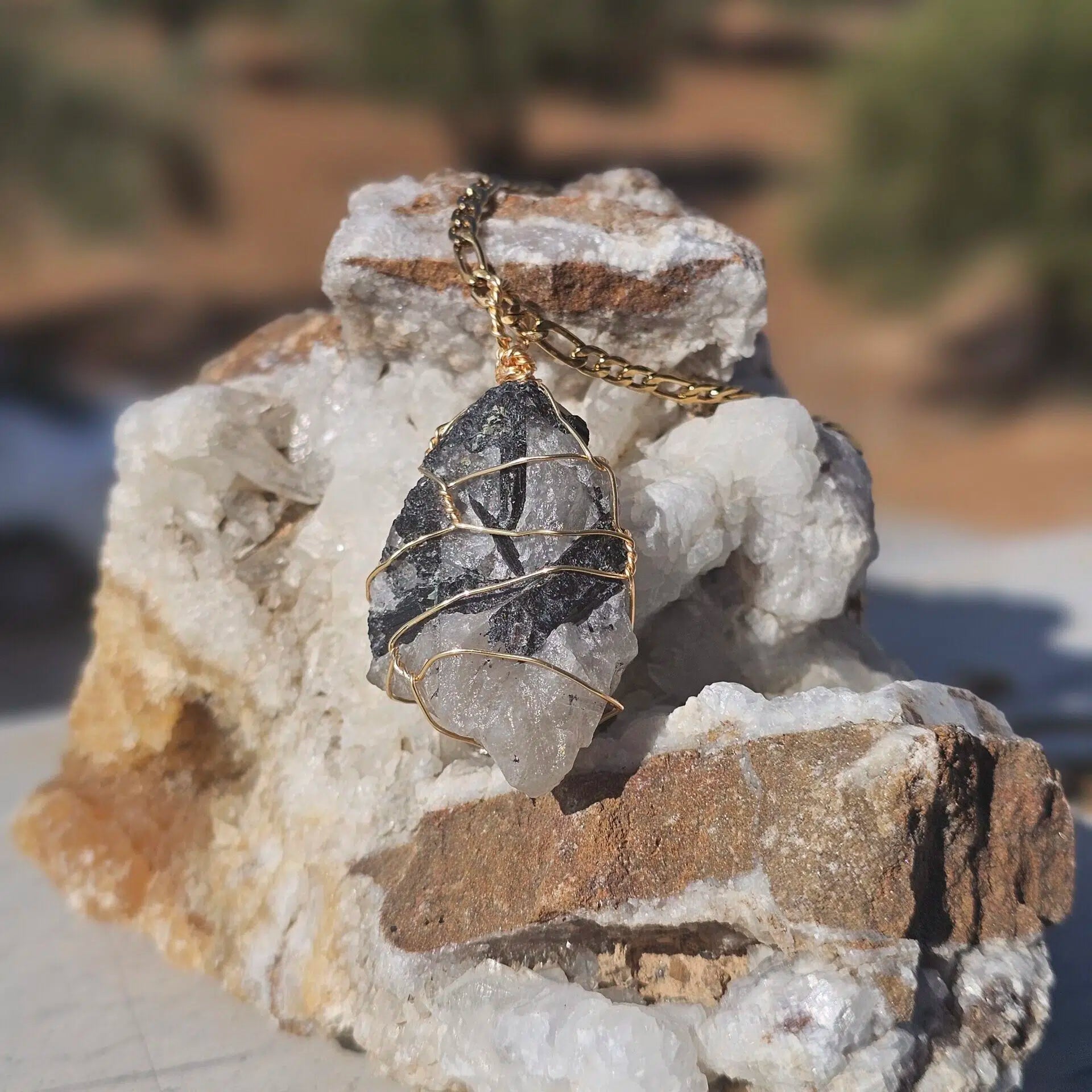 Collier Quartz Rutile Noir - Élégance Naturelle Protection