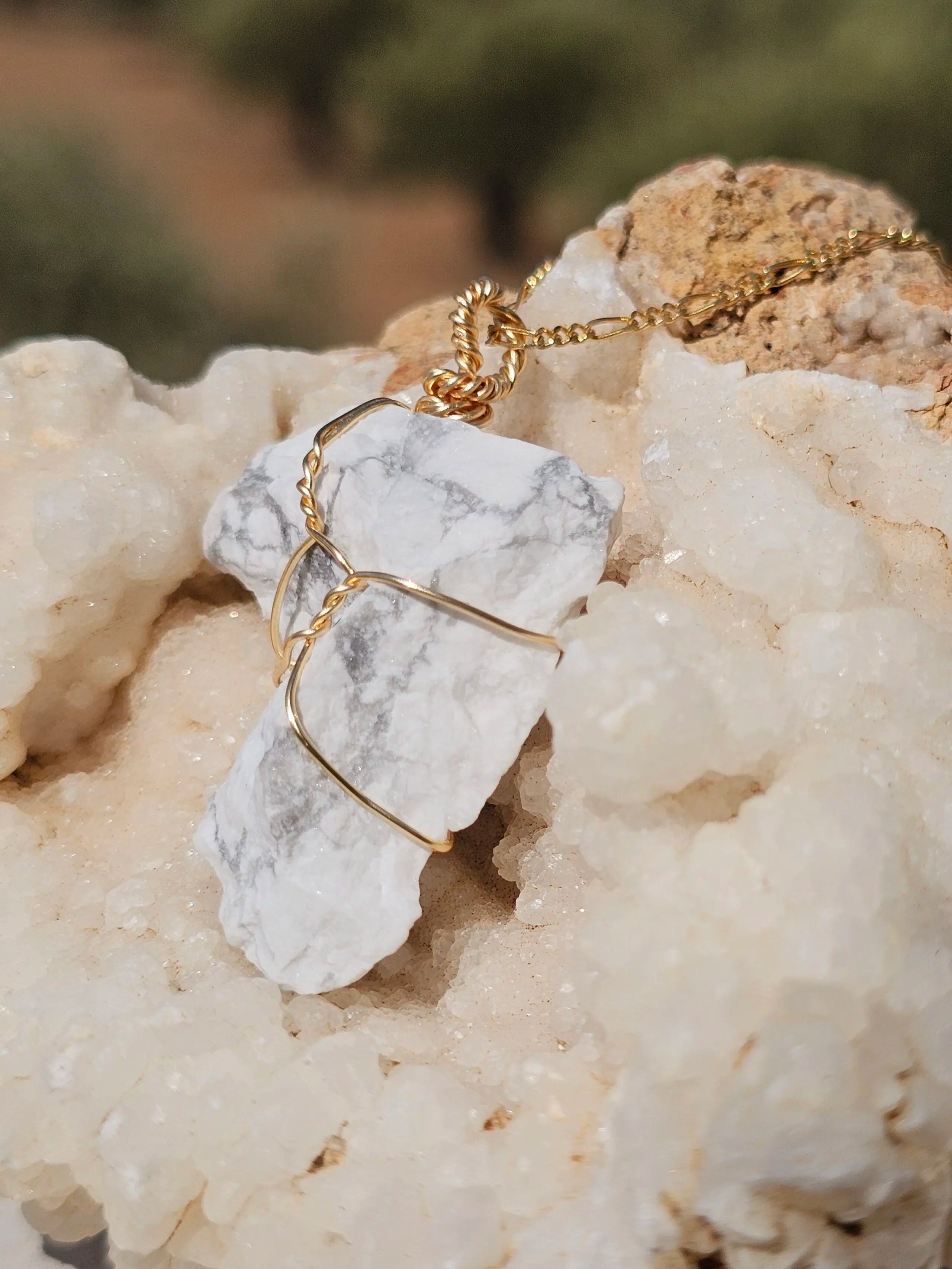 Collier Argent 925 Plaqué Or Pendentif Howlite - Élégance Naturelle