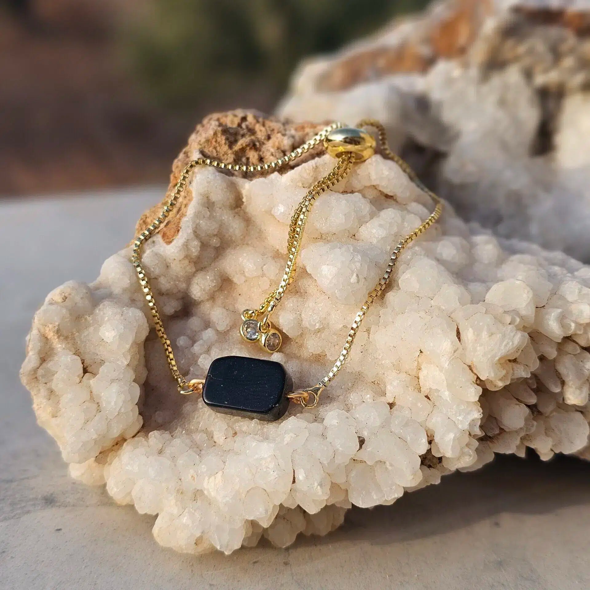 Bracelet Doré Obsidienne Noire - Charme et Protection