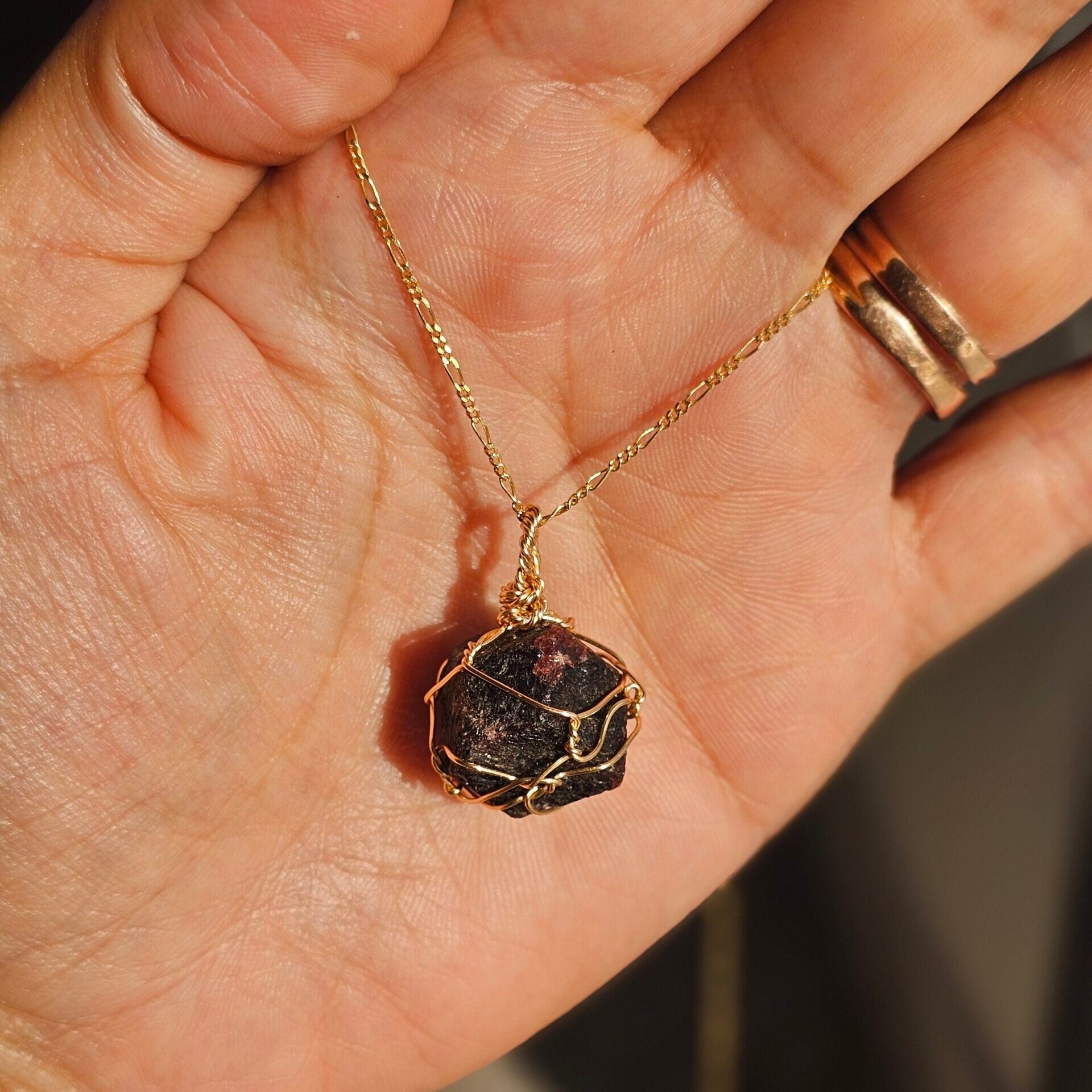 Collier Pendentif Grenat Rouge En Or - Énergie et Élégance