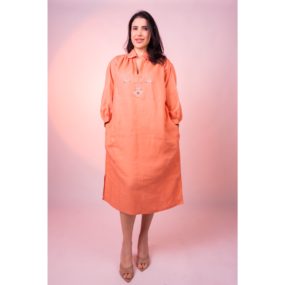 blouse lin saumon brodée en soie pour un look irrésistible
