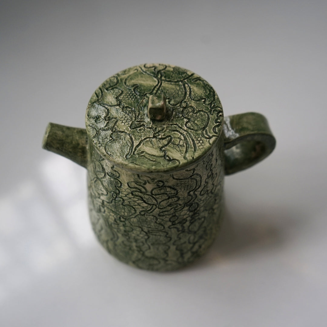 Théière en Céramique Verte Artisanale - Élégance Naturelle Traditionnelle