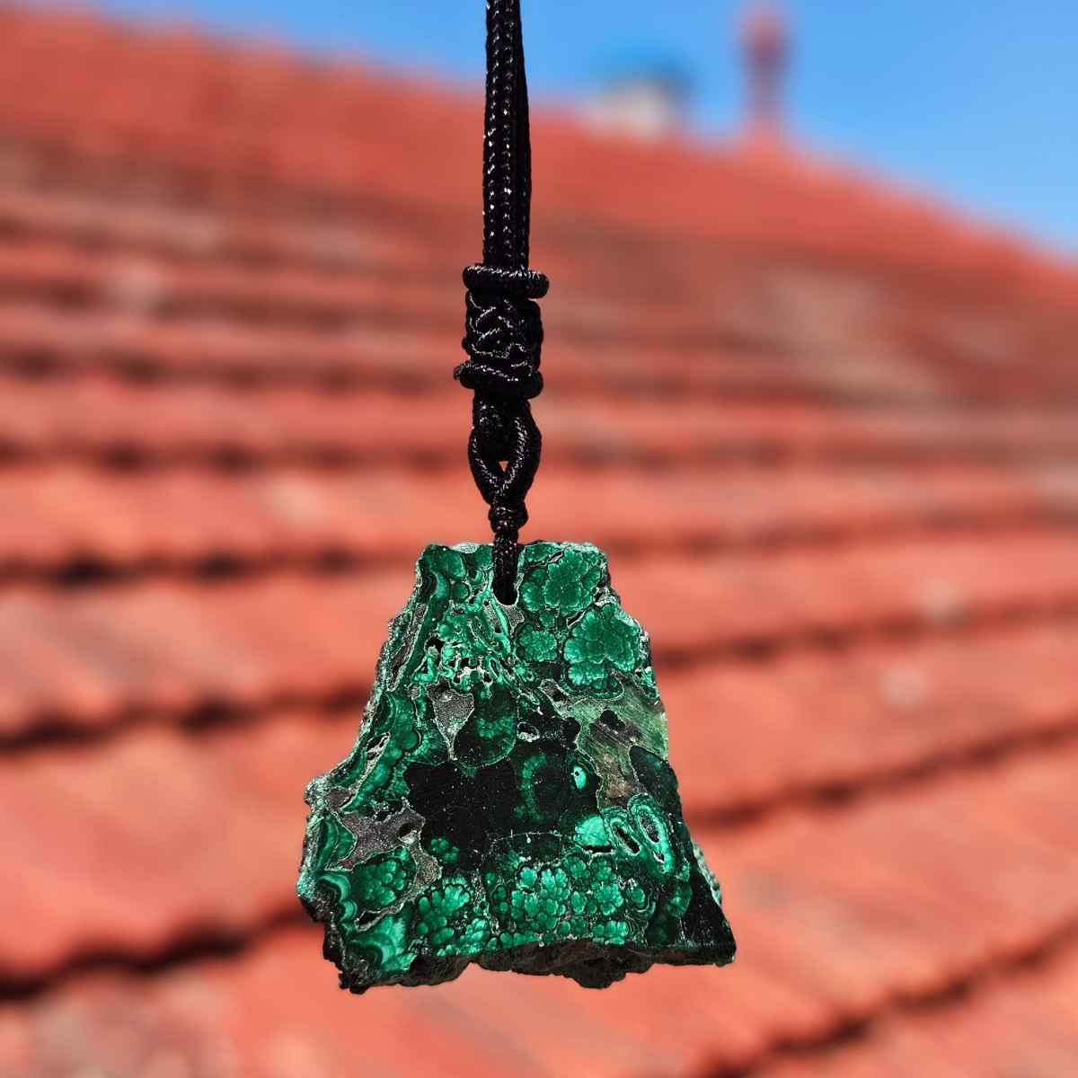 collier malachite brut unisex ajustable pour un style unique