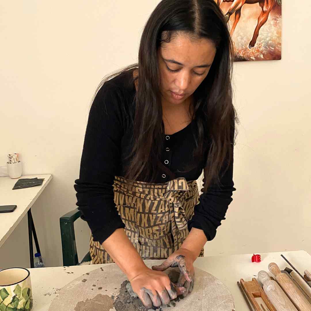 Small bowl in fine ceramic color