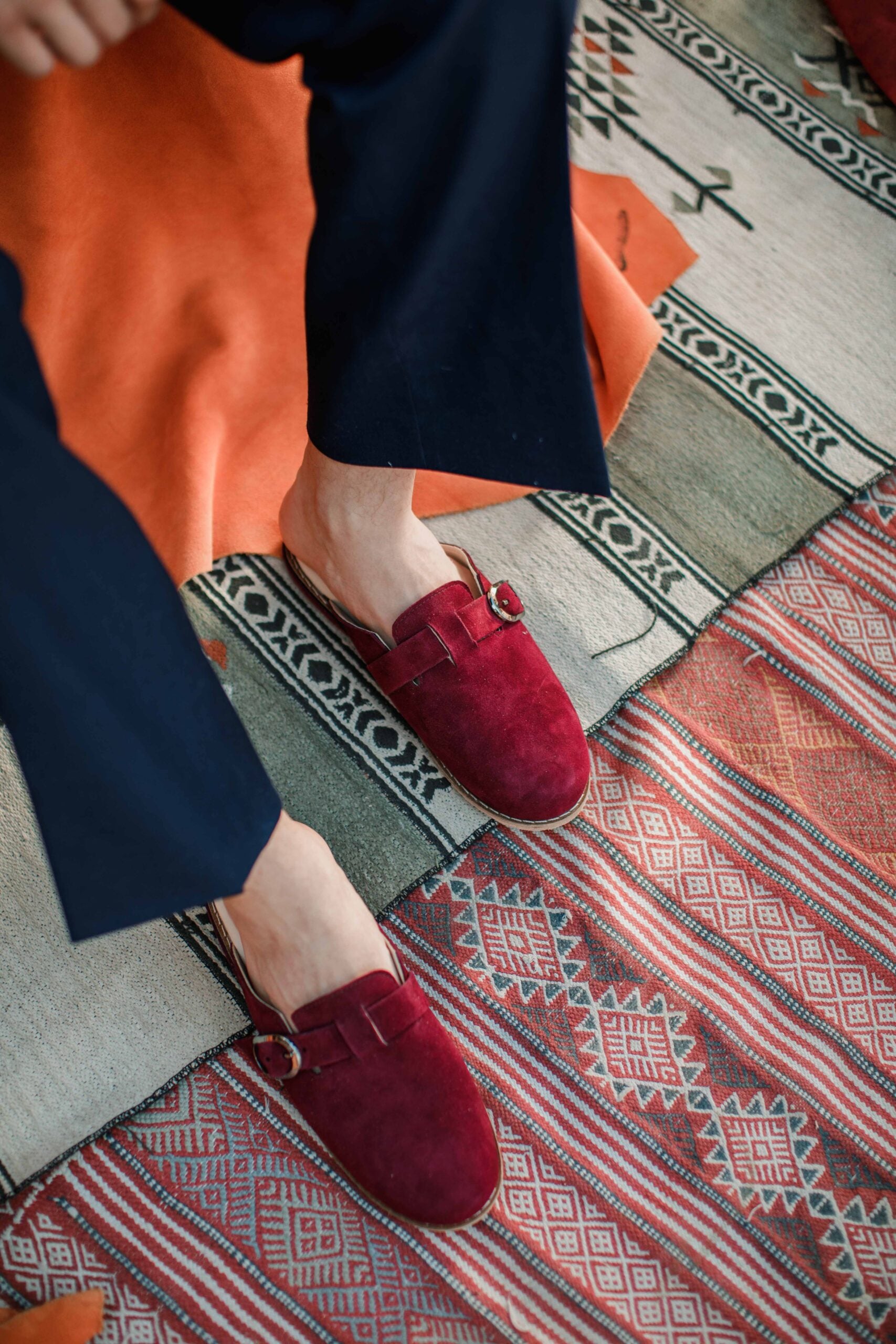 Babouche burgundy en daim upcyclé : élégance et confort irrésistibles