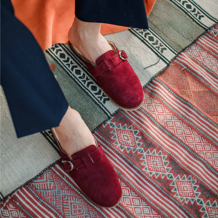 Babouche burgundy en daim upcyclé : élégance et confort irrésistibles