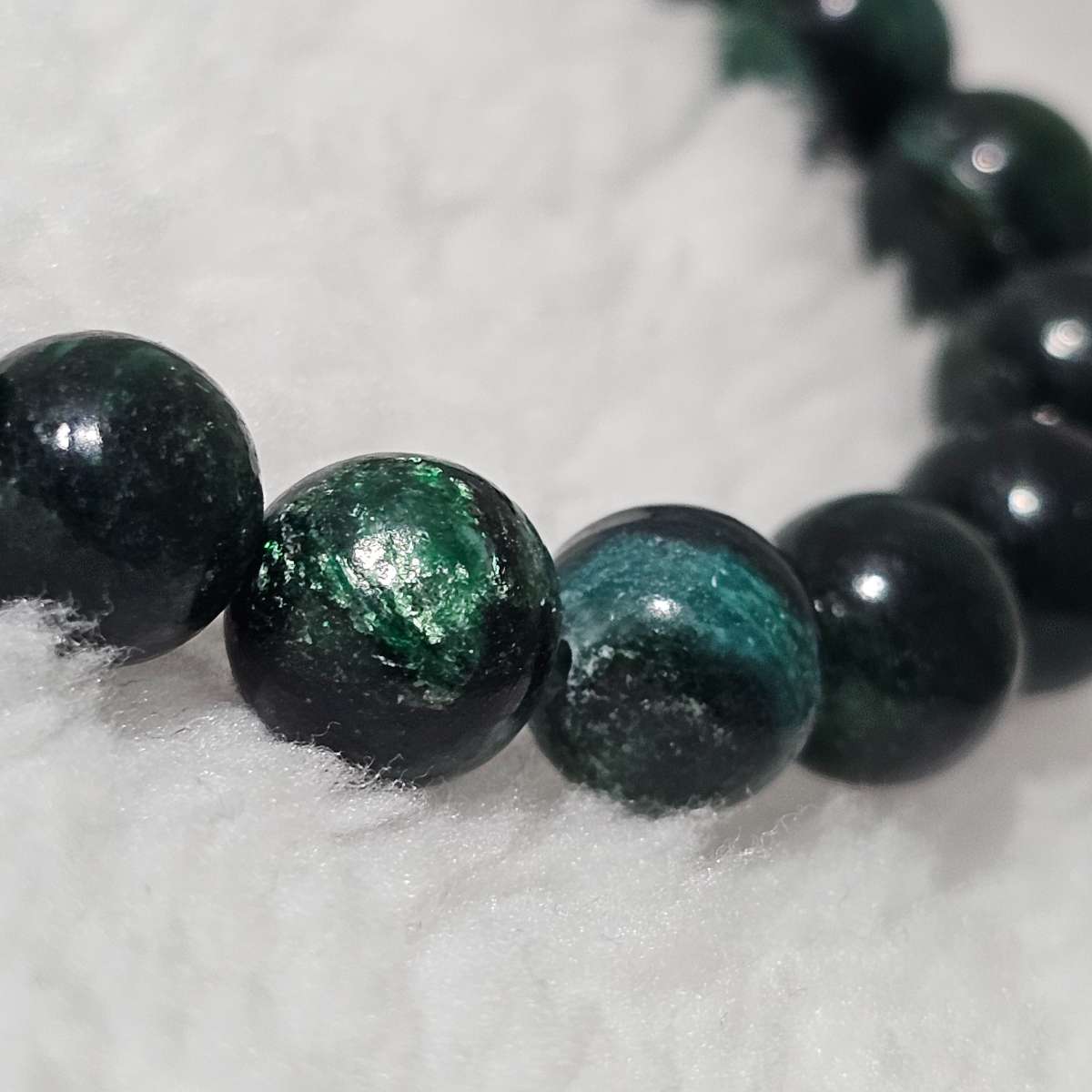 Bracelet émeraude unisexe en boules pour un style unique