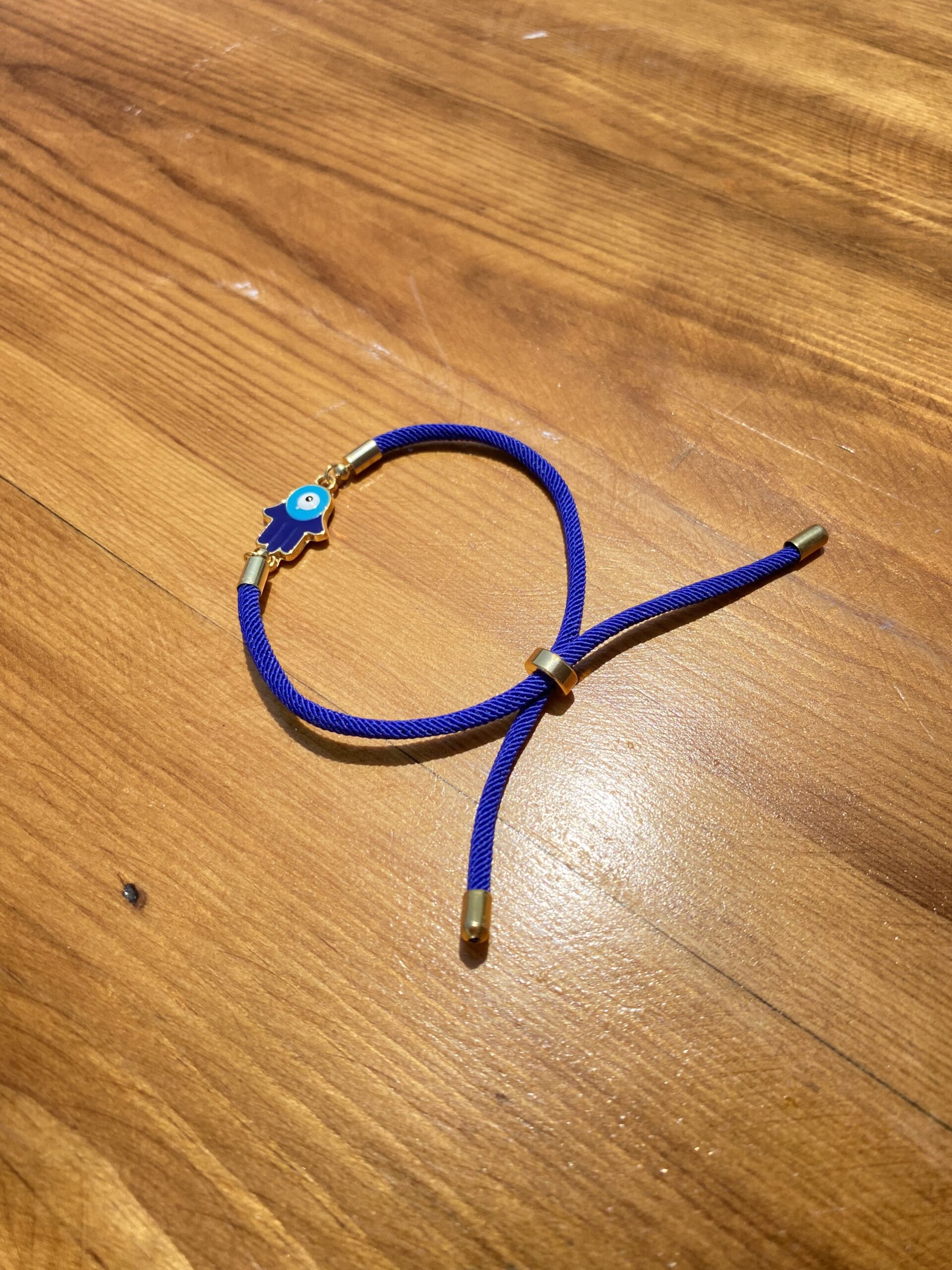 bracelet khomsa en coudre bleu fait main