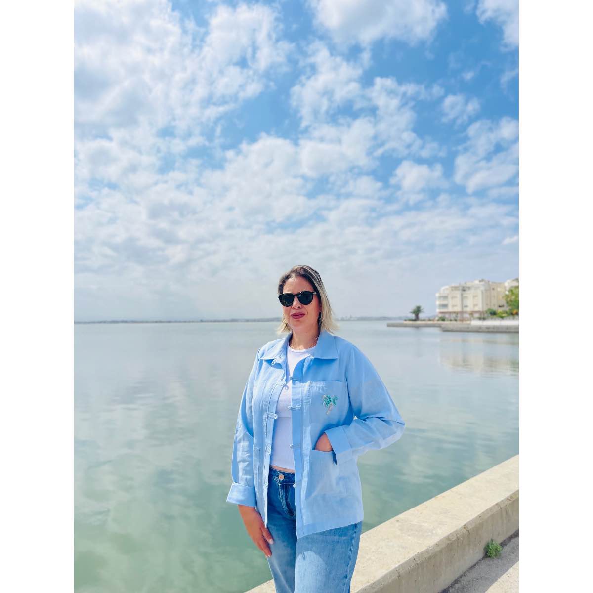 Veste bleu ciel élégant pour un style unique et raffiné