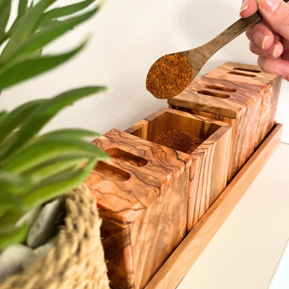 برطمانات توابل من خشب الزيتون - 3 أحجام مختلفة