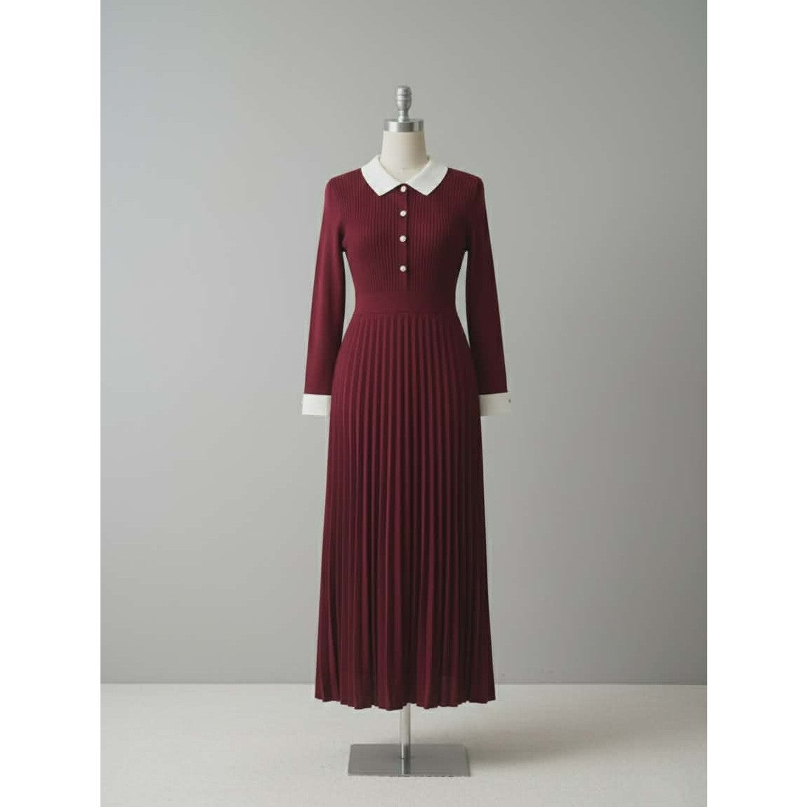 Robe bordeaux en laine premium pour un style irrésistible